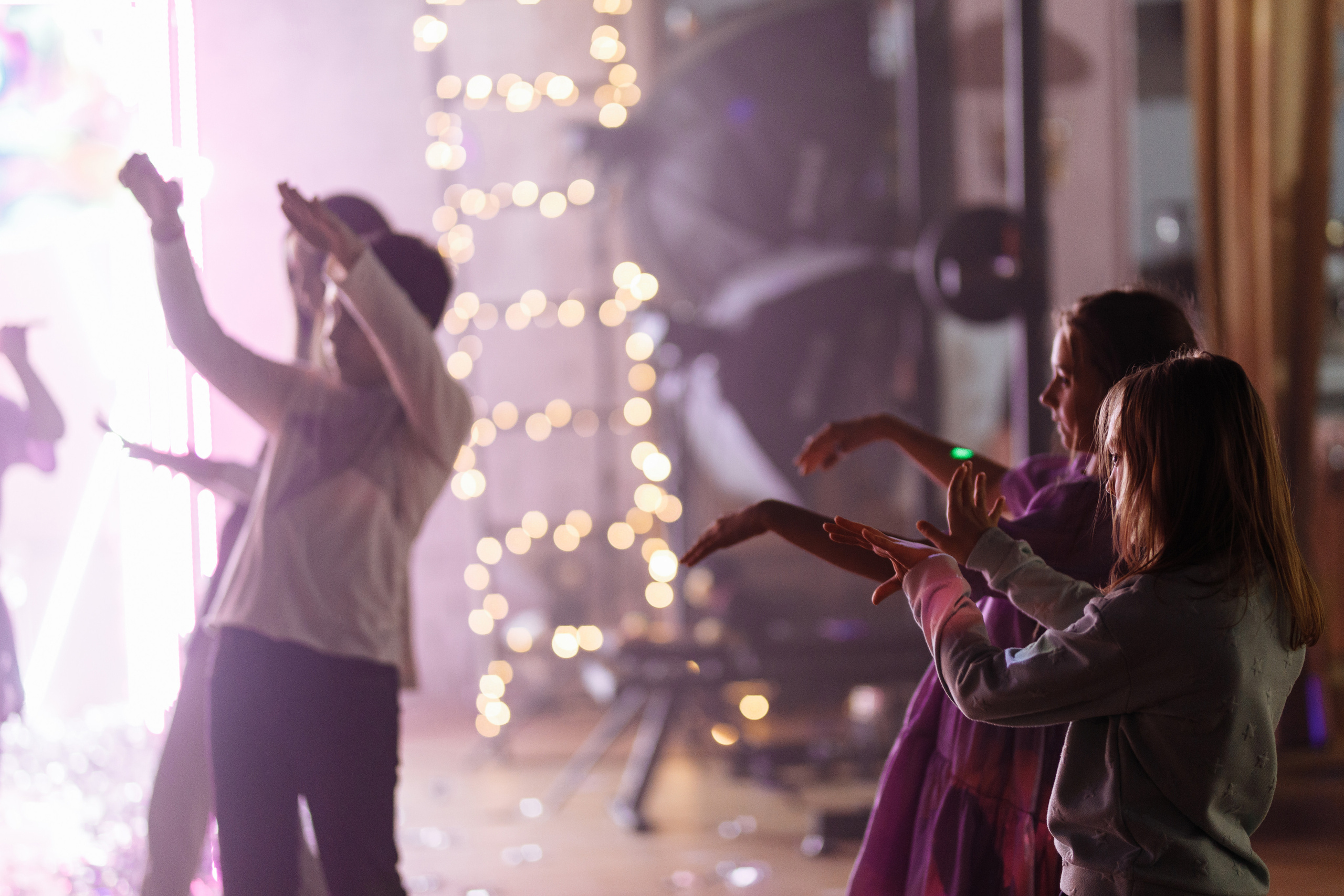 Семейная фотосъёмка первого дня рождения принцессы Лии. ТВИНС СТУДИО — лучшие свадебные фотографы и видеографы в Краснодаре