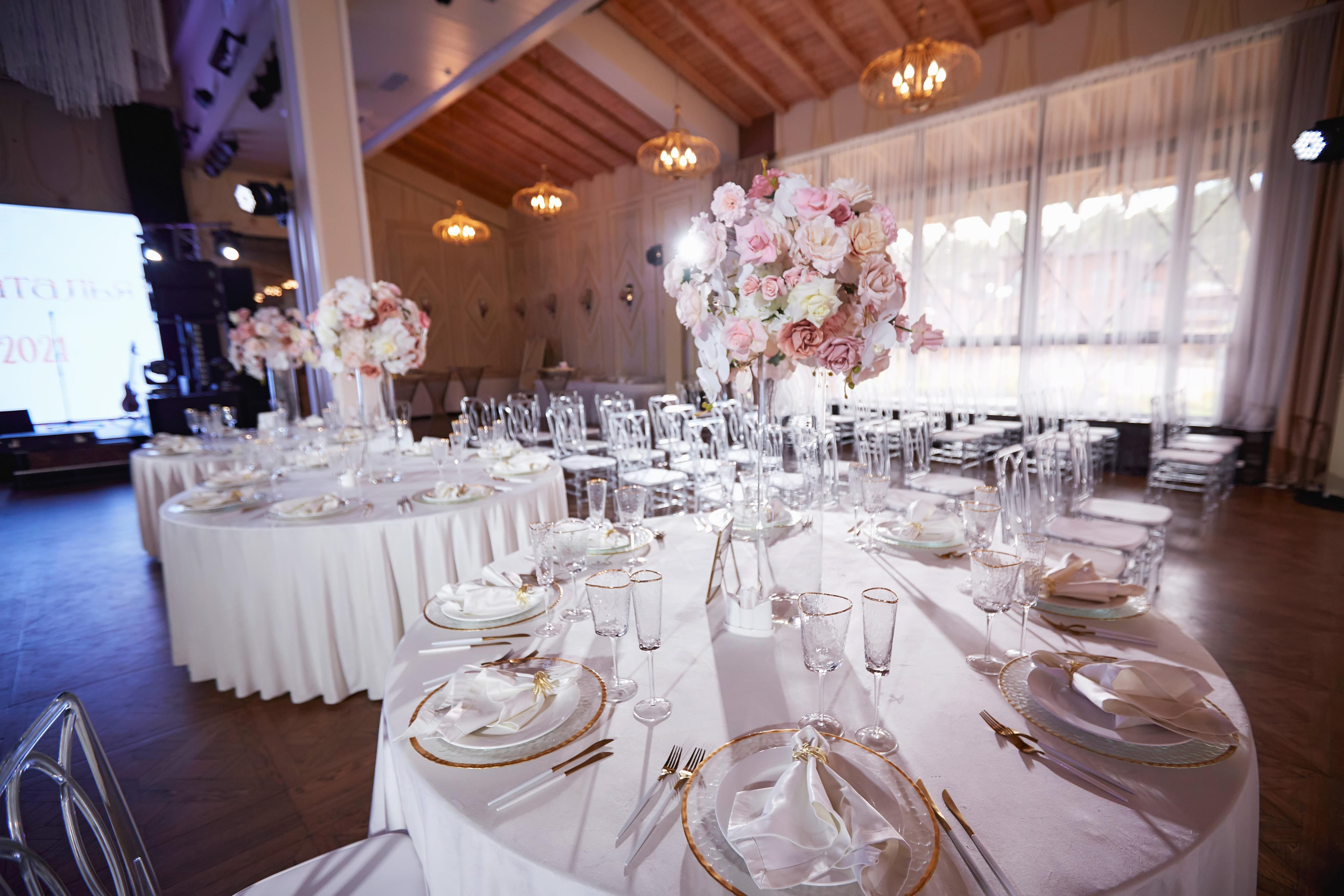 Звёздный свадебный приём в Москве. ТВИНС СТУДИО фото и видео. ТВИНС СТУДИО — лучшие свадебные фотографы и видеографы в Краснодаре