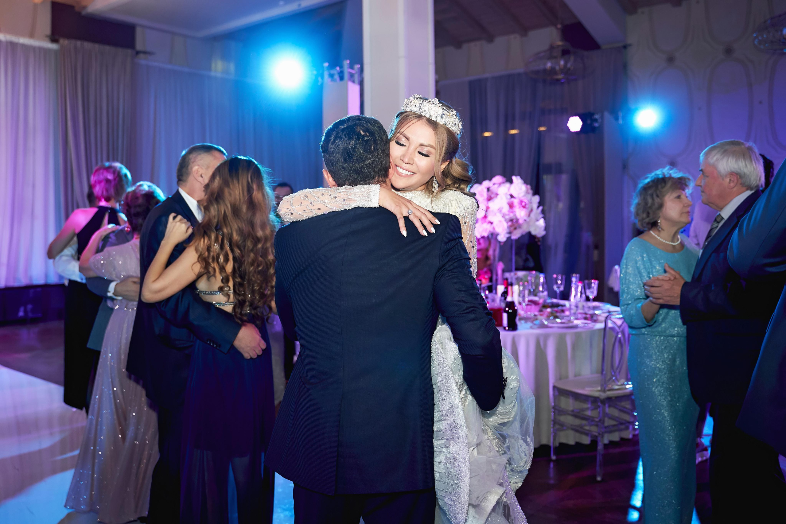 Звёздный свадебный приём в Москве. ТВИНС СТУДИО фото и видео. ТВИНС СТУДИО — лучшие свадебные фотографы и видеографы в Краснодаре