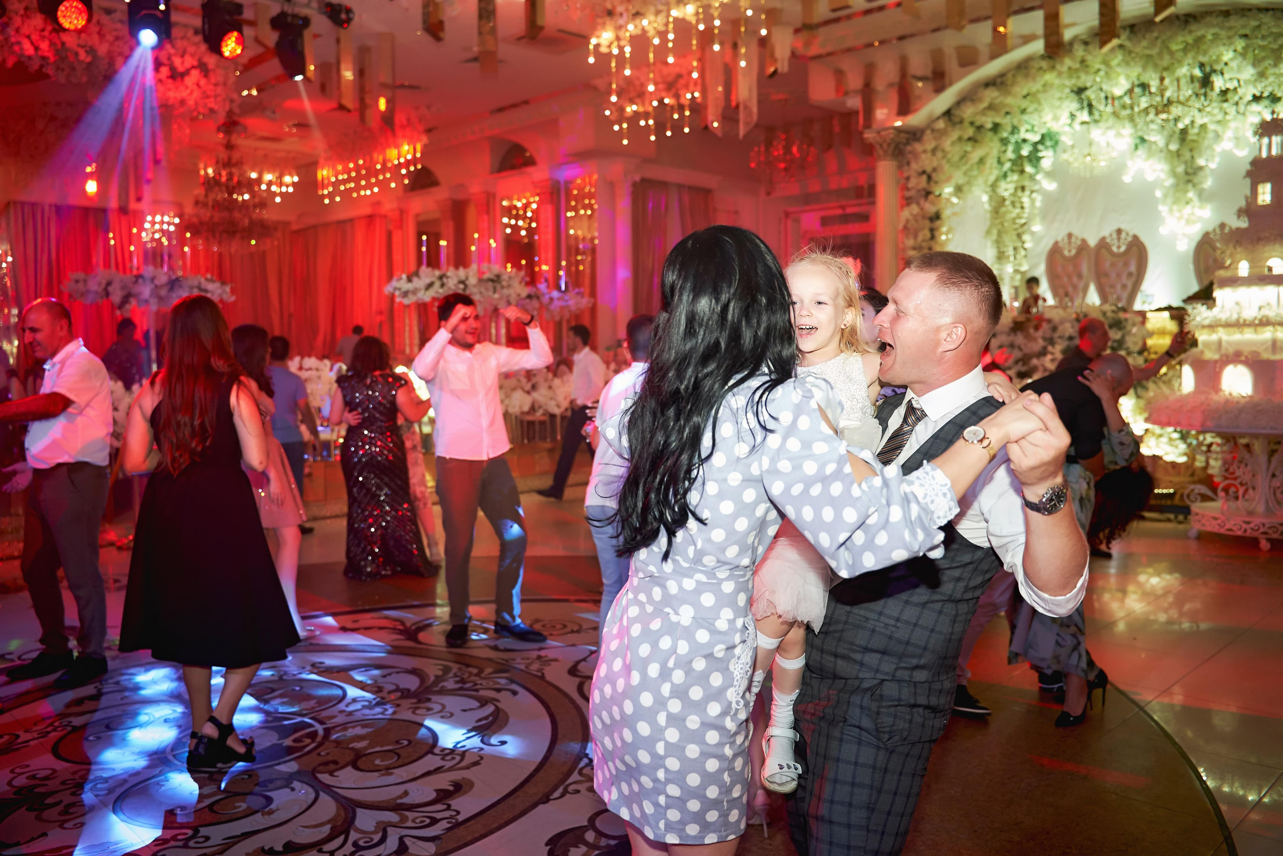 Свадебный приём в Пятигорске. SAPG + TWINS STUDIO. ТВИНС СТУДИО — лучшие свадебные фотографы и видеографы в Краснодаре