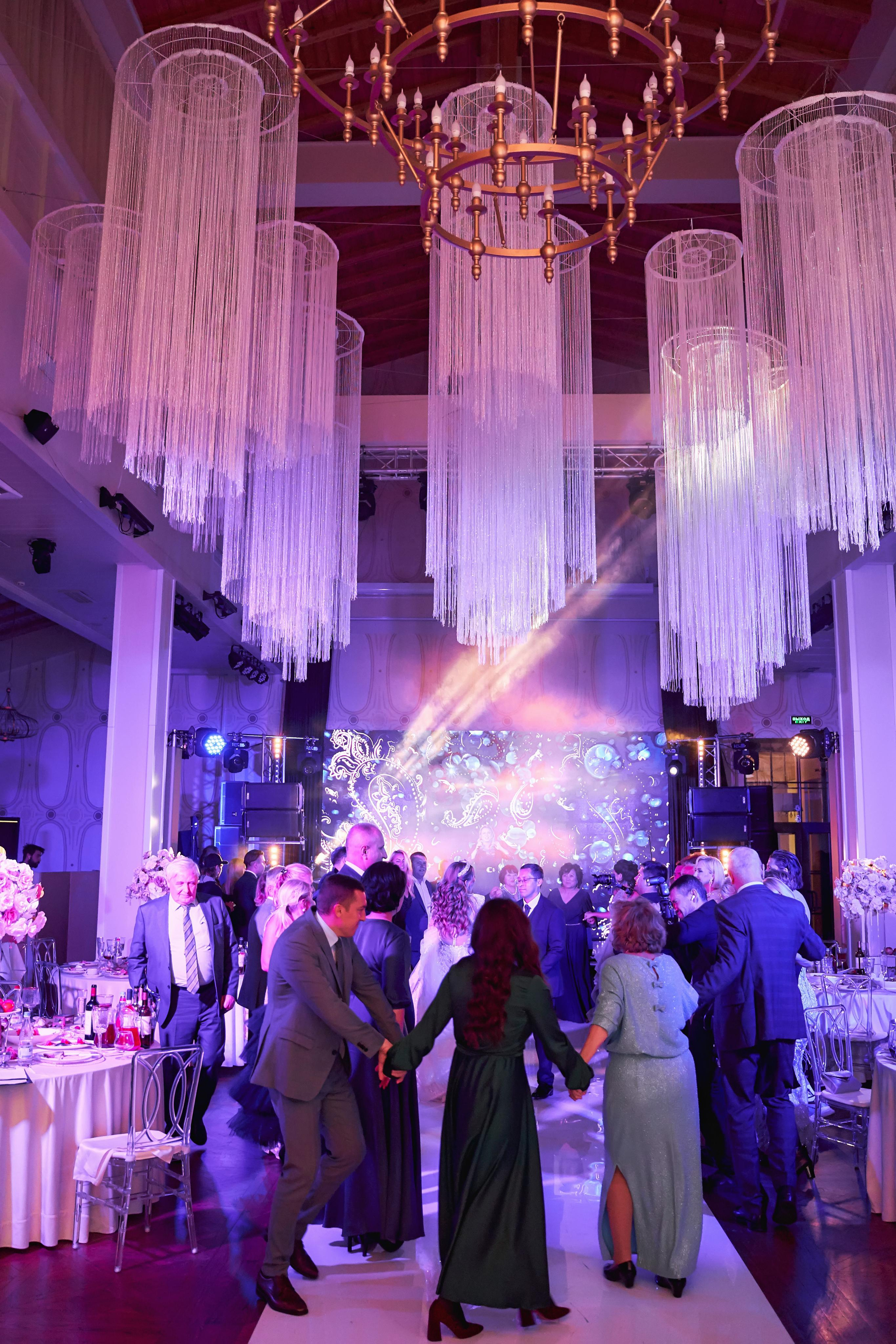 Звёздный свадебный приём в Москве. ТВИНС СТУДИО фото и видео. ТВИНС СТУДИО — лучшие свадебные фотографы и видеографы в Краснодаре