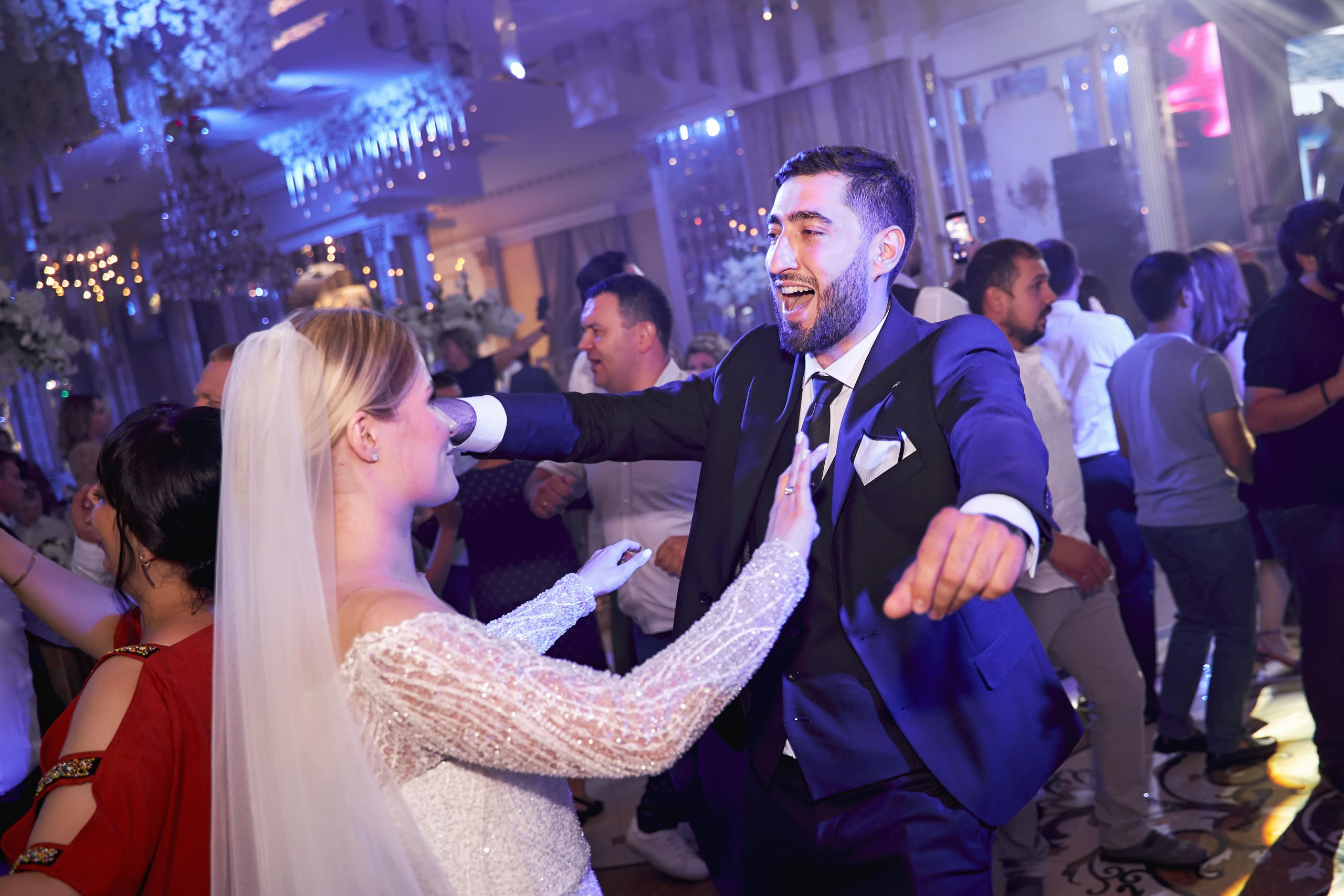 Свадебный приём в Пятигорске. SAPG + TWINS STUDIO. ТВИНС СТУДИО — лучшие свадебные фотографы и видеографы в Краснодаре