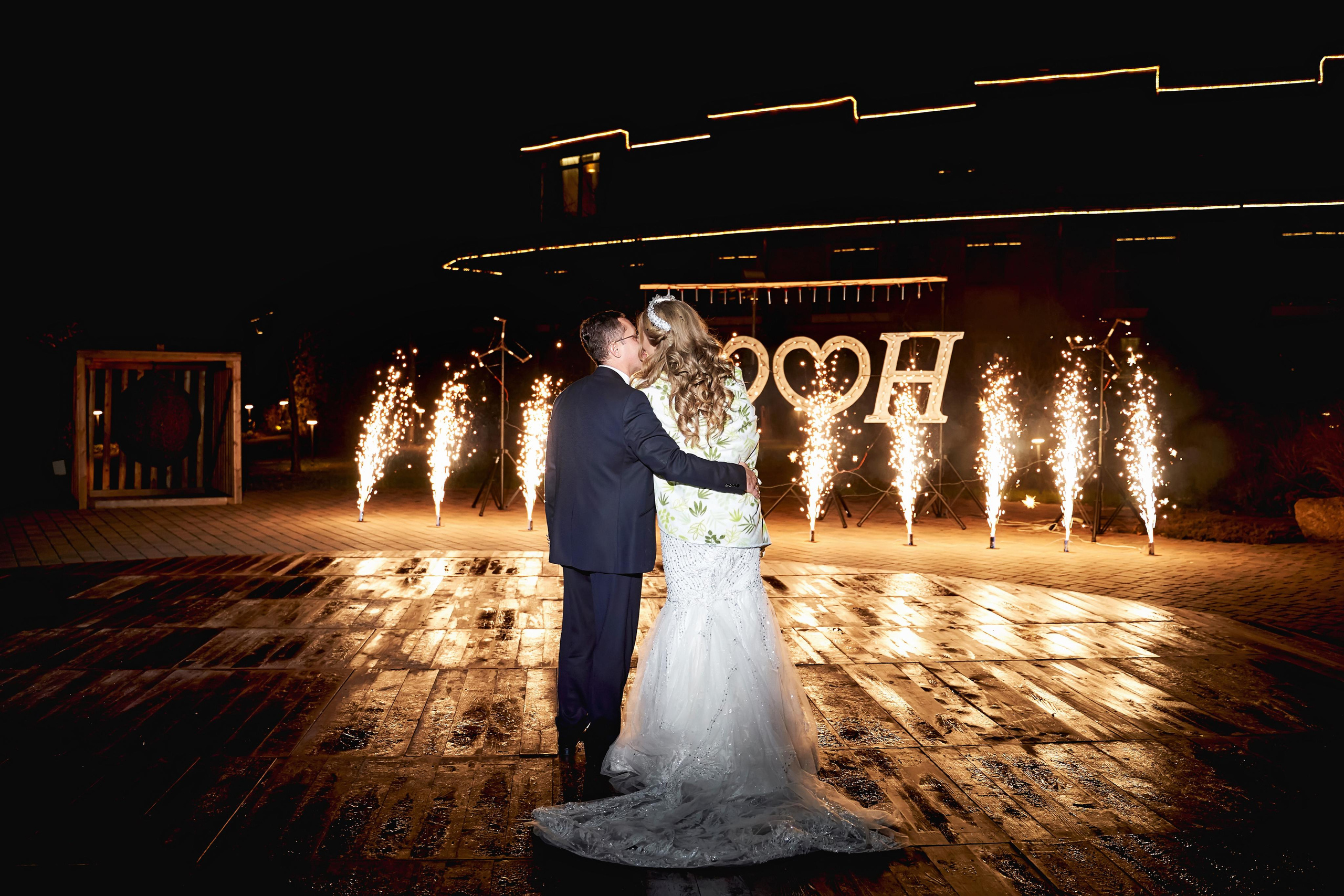 Звёздный свадебный приём в Москве. ТВИНС СТУДИО фото и видео. ТВИНС СТУДИО — лучшие свадебные фотографы и видеографы в Краснодаре