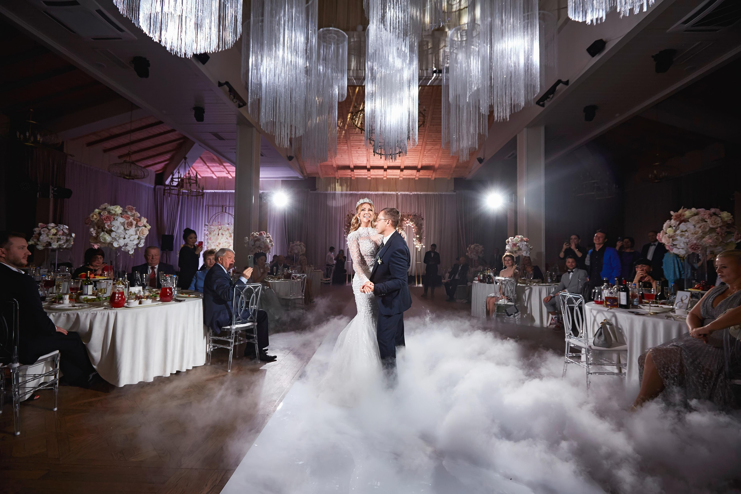 Звёздный свадебный приём в Москве. ТВИНС СТУДИО фото и видео. ТВИНС СТУДИО — лучшие свадебные фотографы и видеографы в Краснодаре