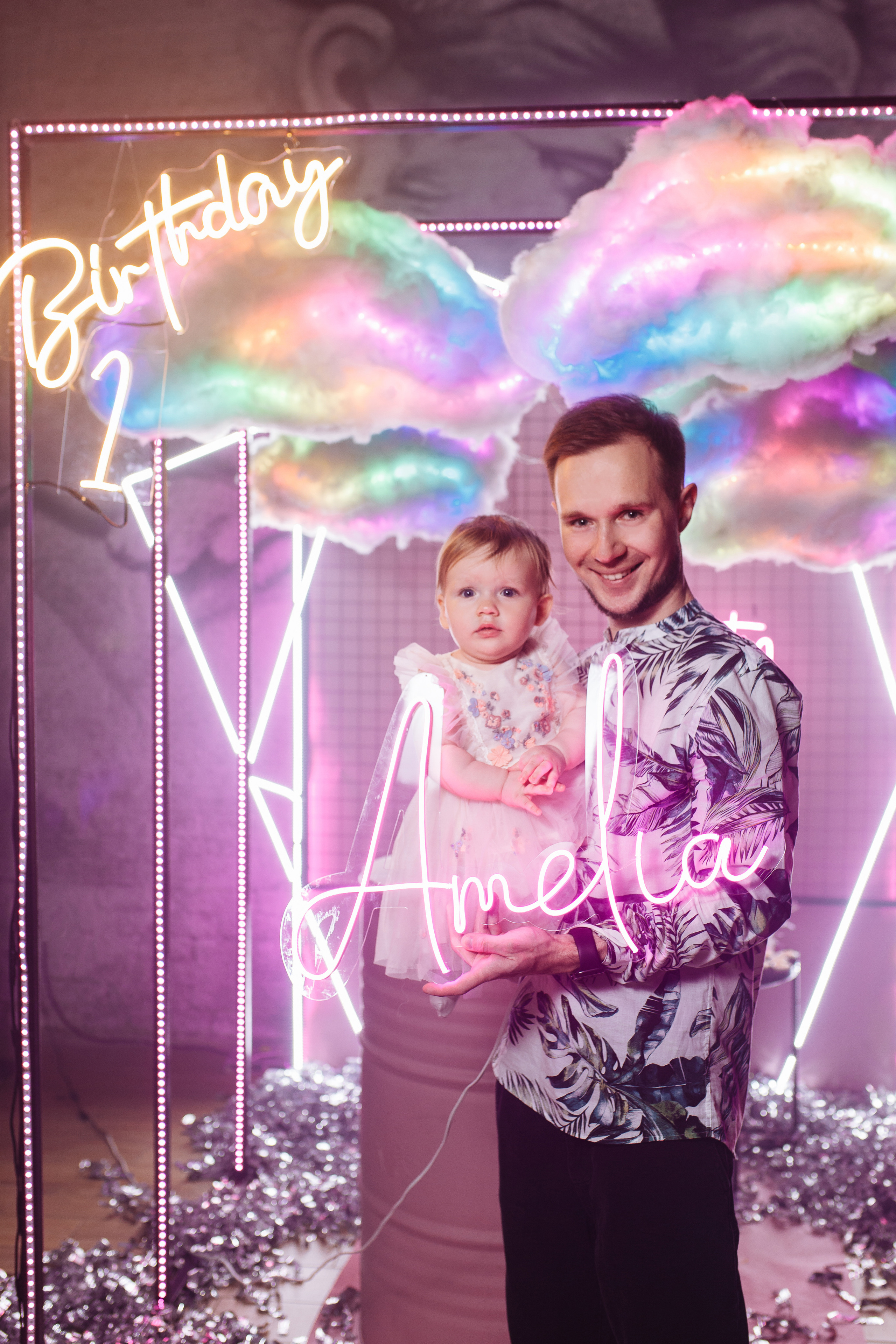 Семейная фотосъёмка первого дня рождения принцессы Лии. ТВИНС СТУДИО — лучшие свадебные фотографы и видеографы в Краснодаре