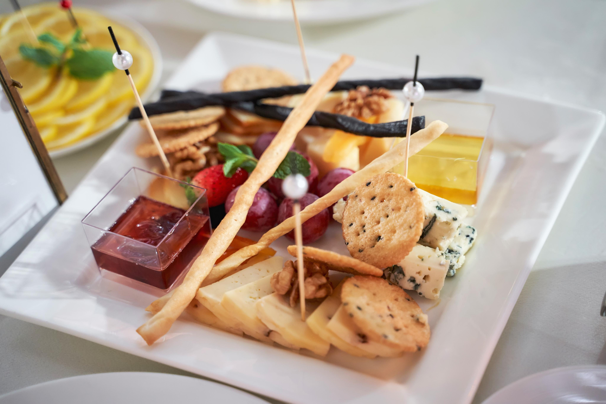 Звёздный свадебный приём в Москве. ТВИНС СТУДИО фото и видео. ТВИНС СТУДИО — лучшие свадебные фотографы и видеографы в Краснодаре