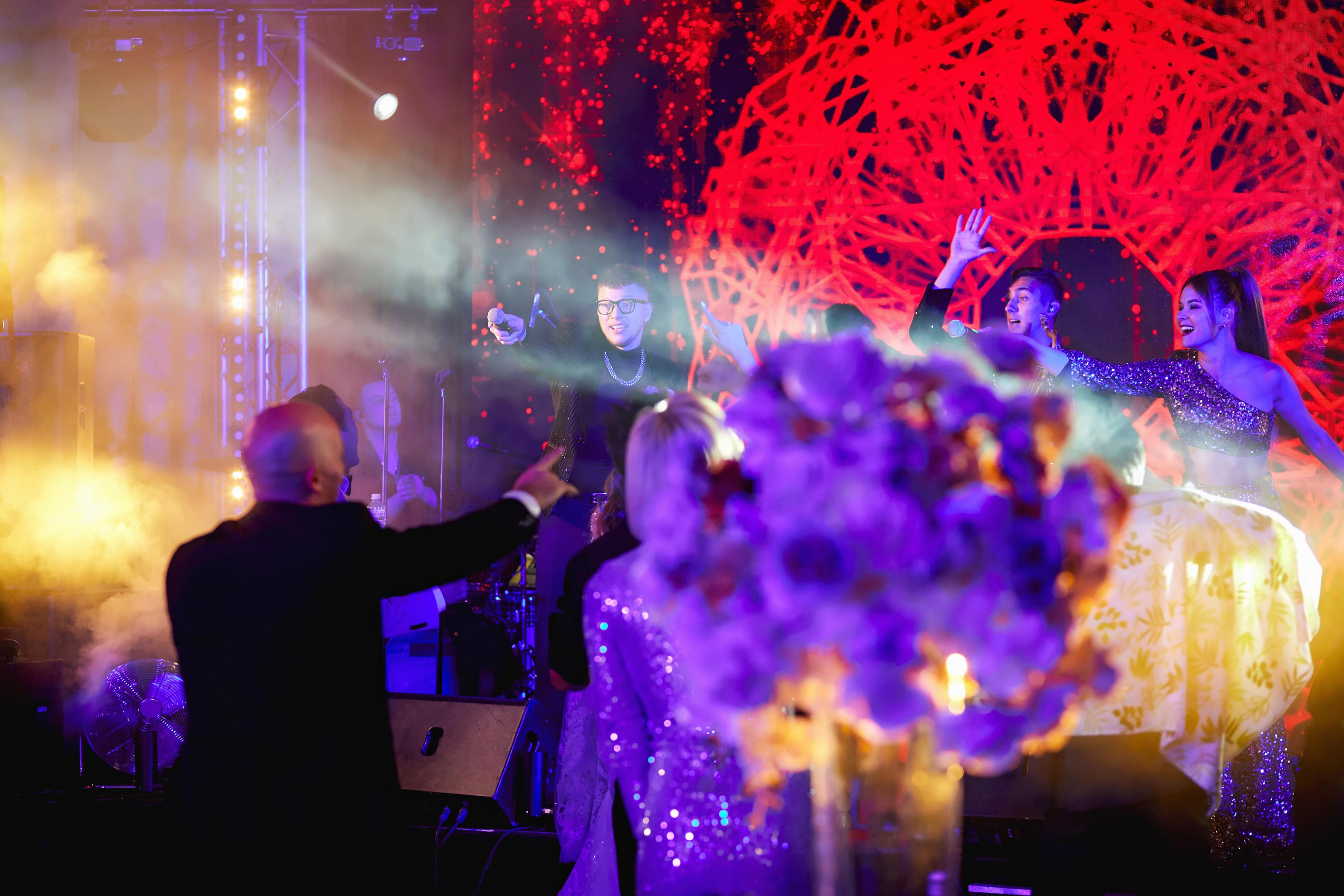 Звёздный свадебный приём в Москве. ТВИНС СТУДИО фото и видео. ТВИНС СТУДИО — лучшие свадебные фотографы и видеографы в Краснодаре