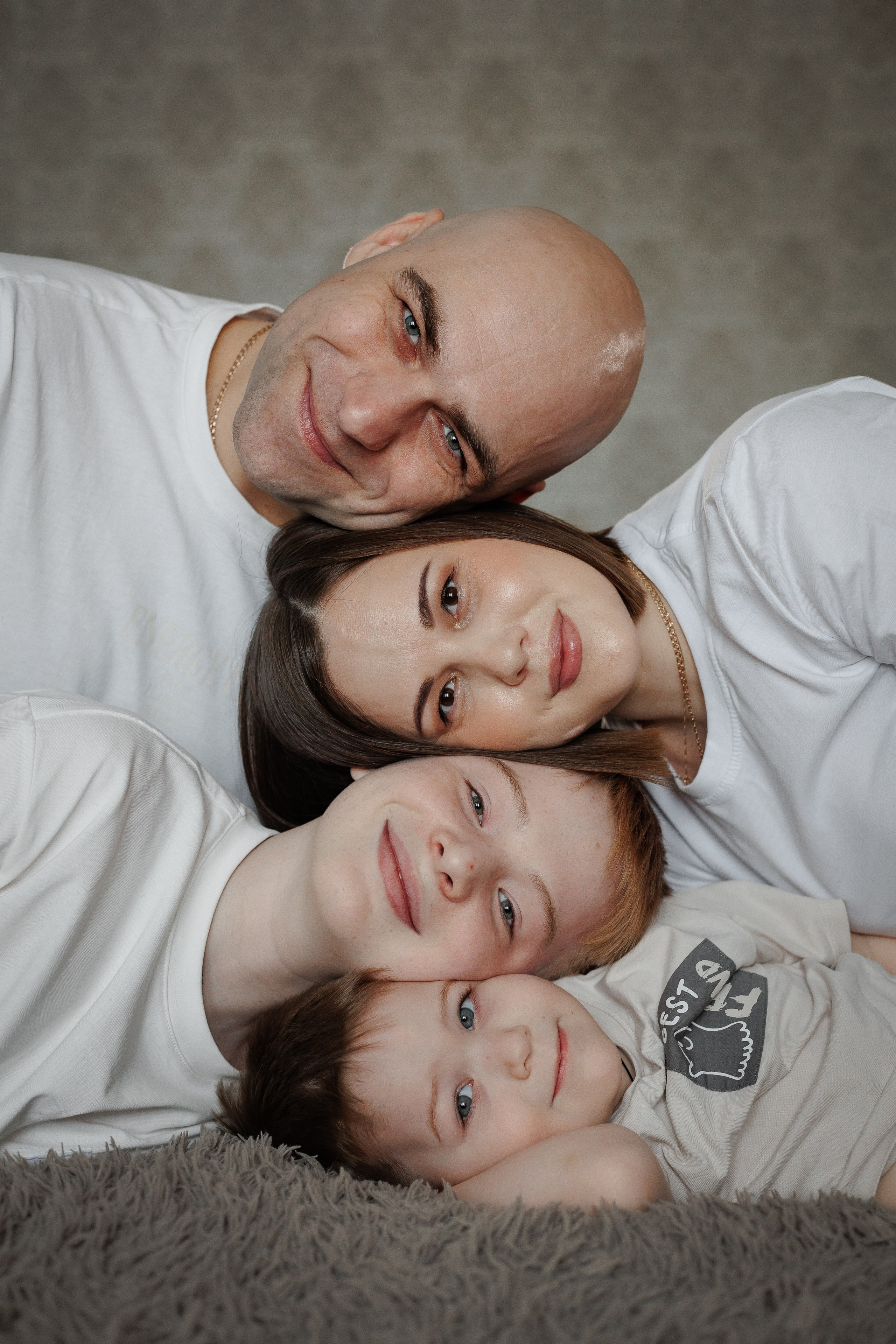 Ярослав, Анна, Даниил и Ярослав. Фотограф Татьяна Орлова