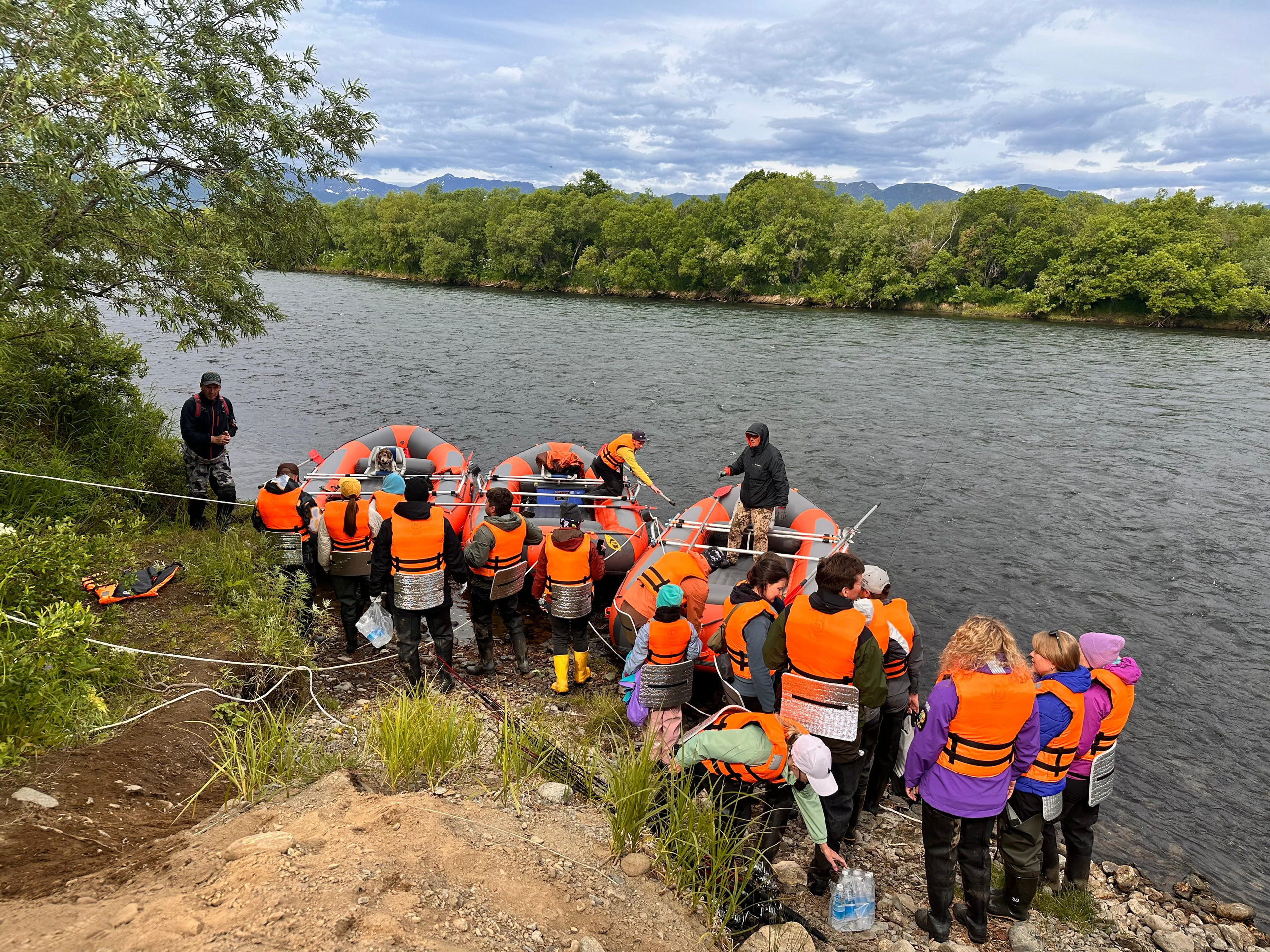 Сплав по реке Быстрая + Малкинские горячие источники. Экскурсионные туры по Камчатке