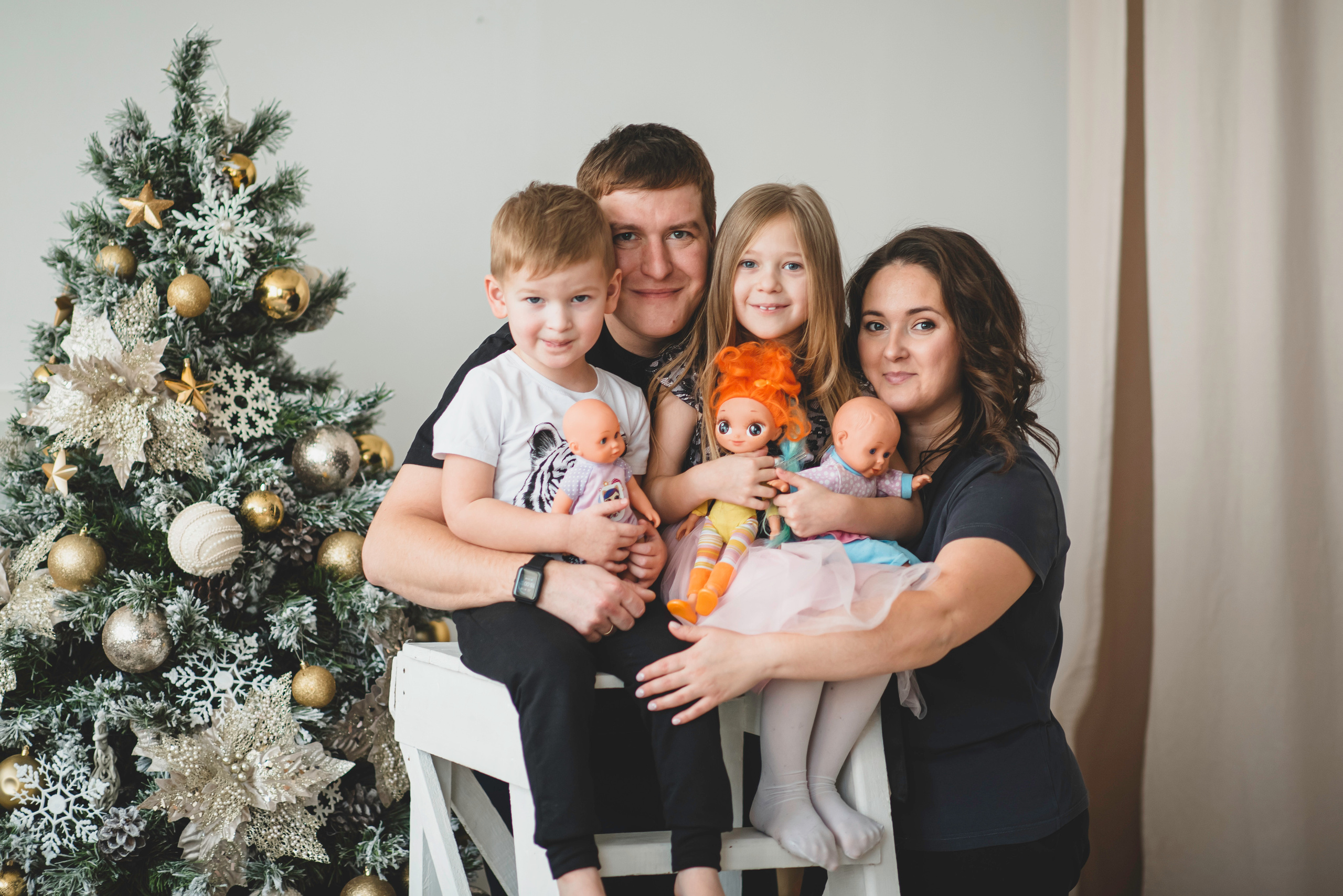 Перед Новым Годом. Фотосессия семейная в фотостудии. Семейный и детский фотограф в Новосибирске Доронина Ольга