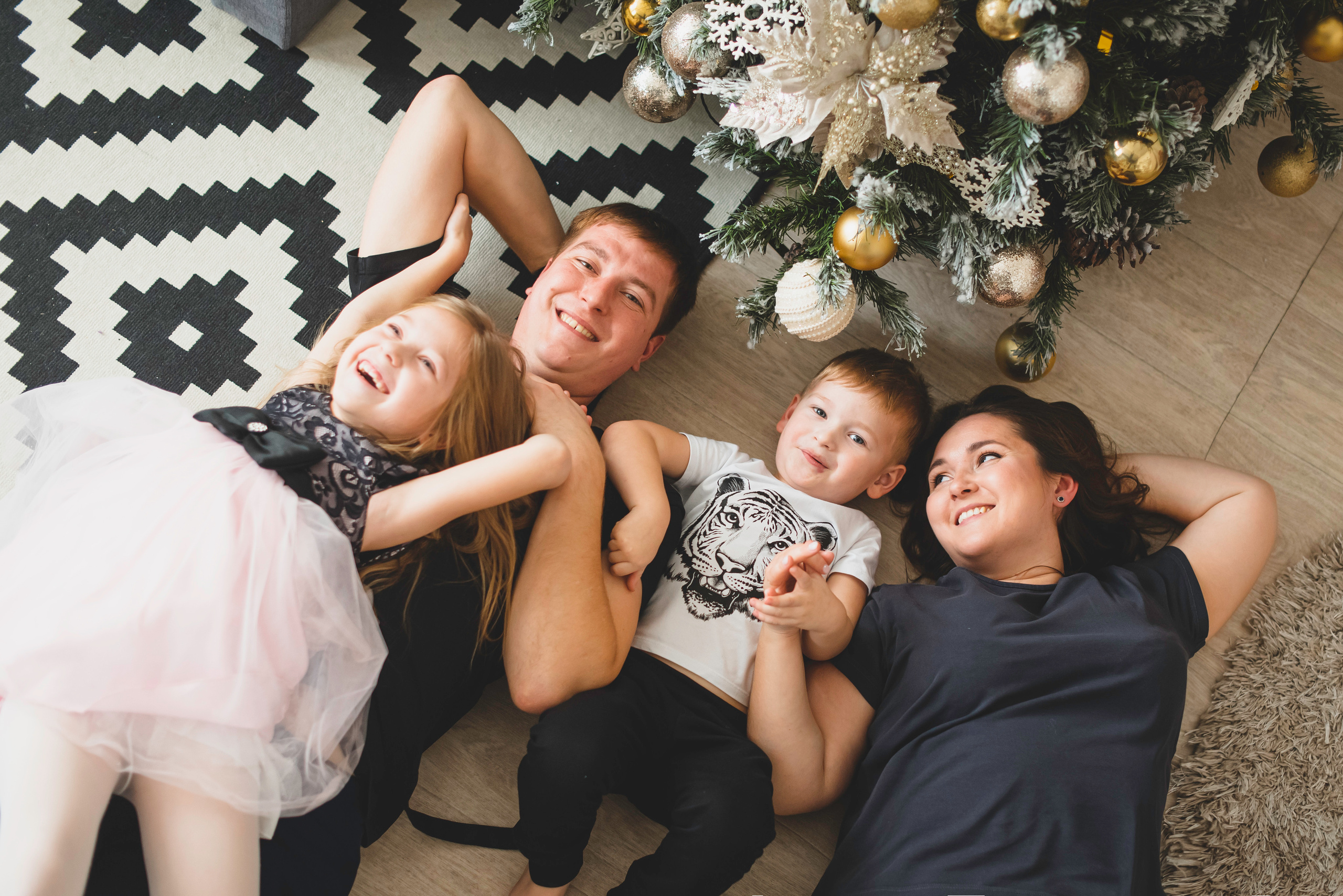 Перед Новым Годом. Фотосессия семейная в фотостудии. Семейный и детский фотограф в Новосибирске Доронина Ольга