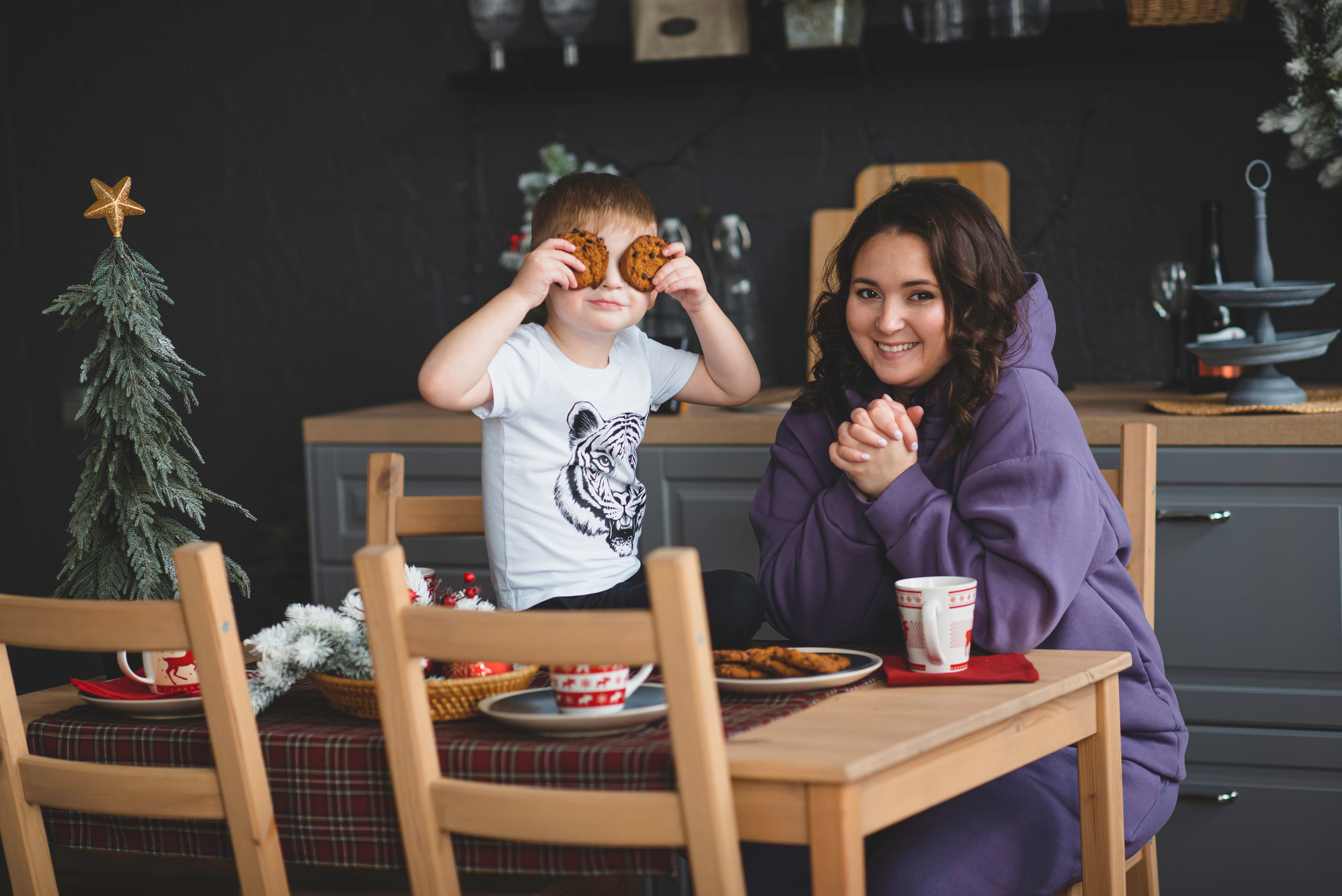 Перед Новым Годом. Фотосессия семейная в фотостудии. Семейный и детский фотограф в Новосибирске Доронина Ольга