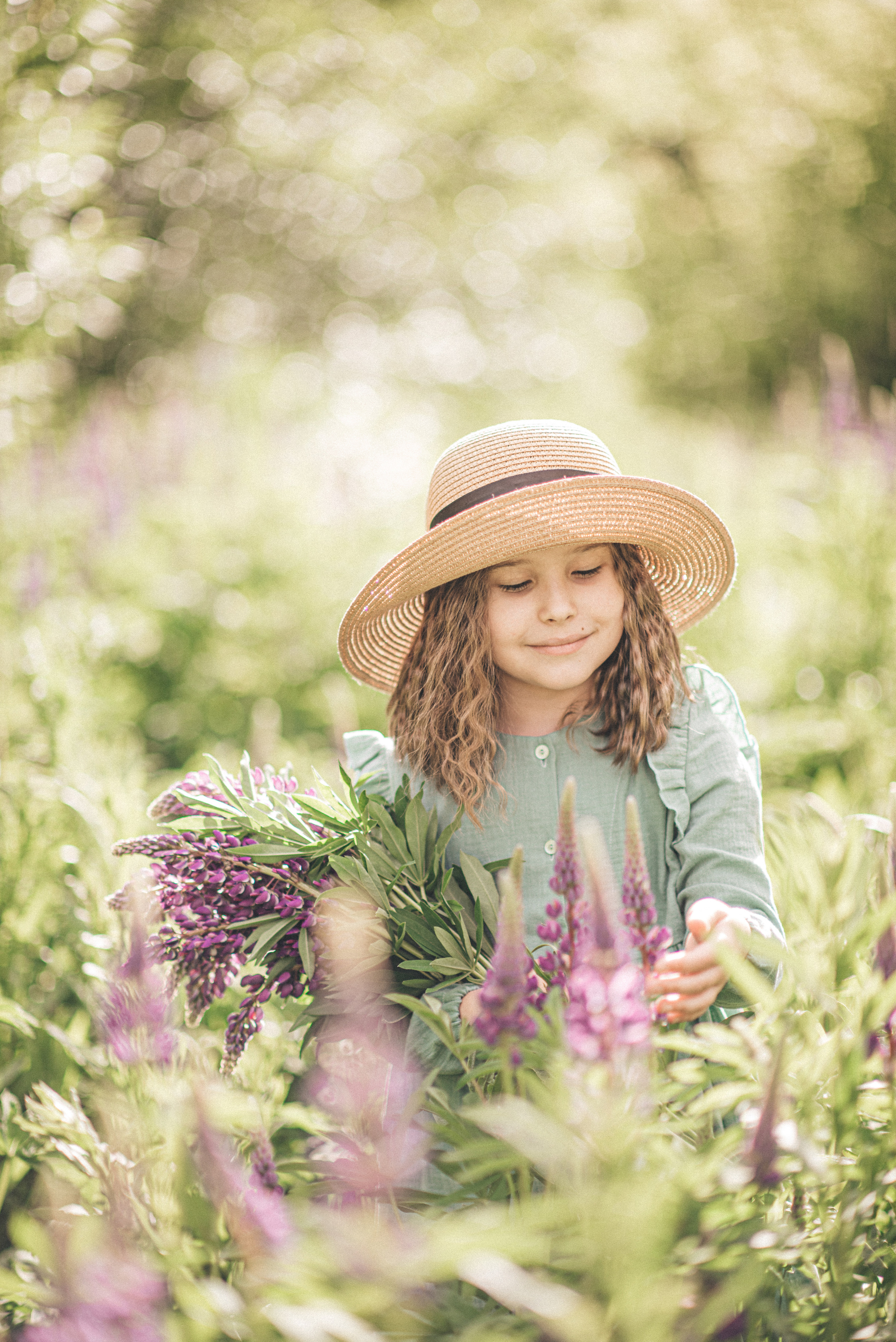Прекрасная Ева и люпины. Семейный и детский фотограф в Новосибирске Доронина Ольга