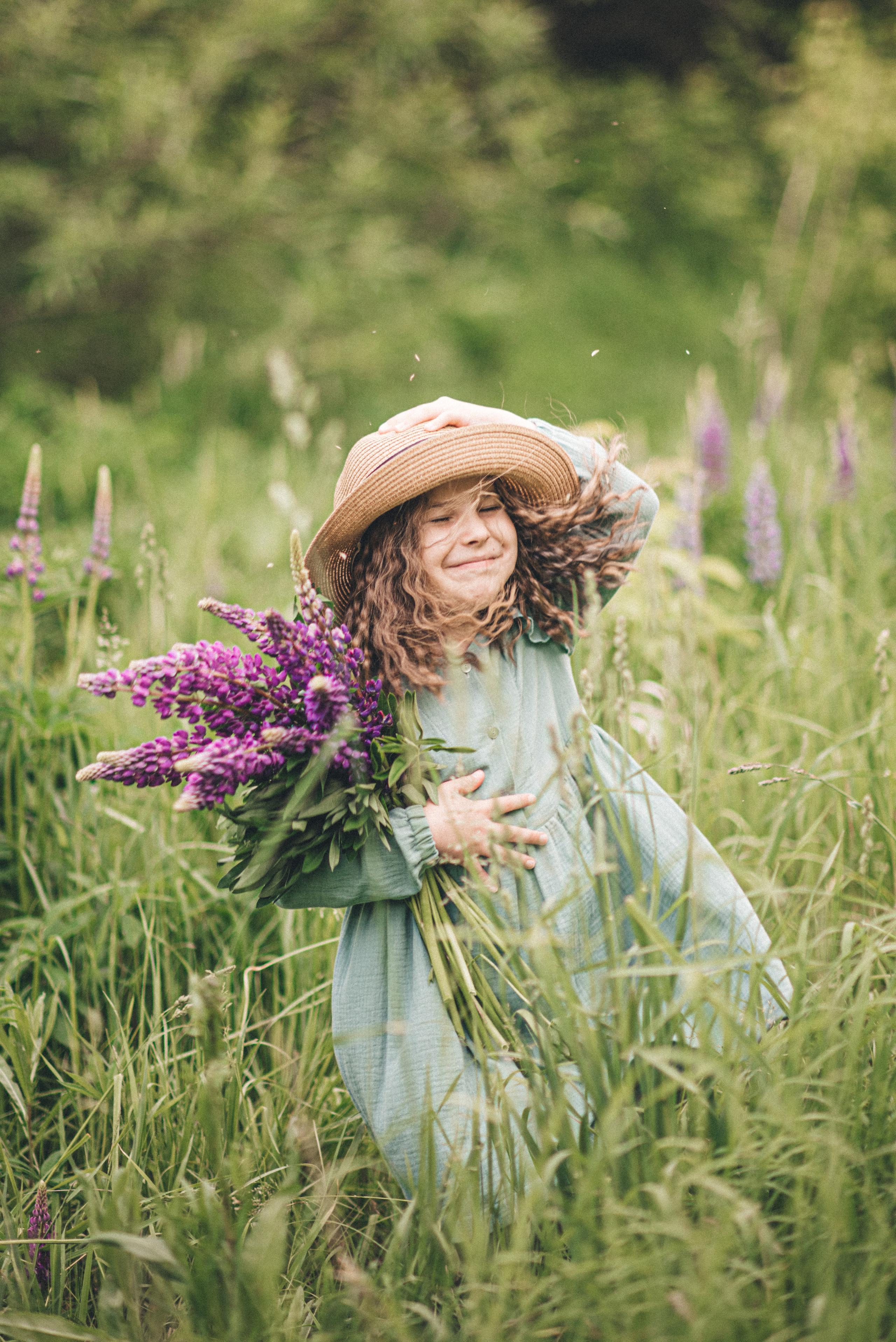 Прекрасная Ева и люпины. Семейный и детский фотограф в Новосибирске Доронина Ольга