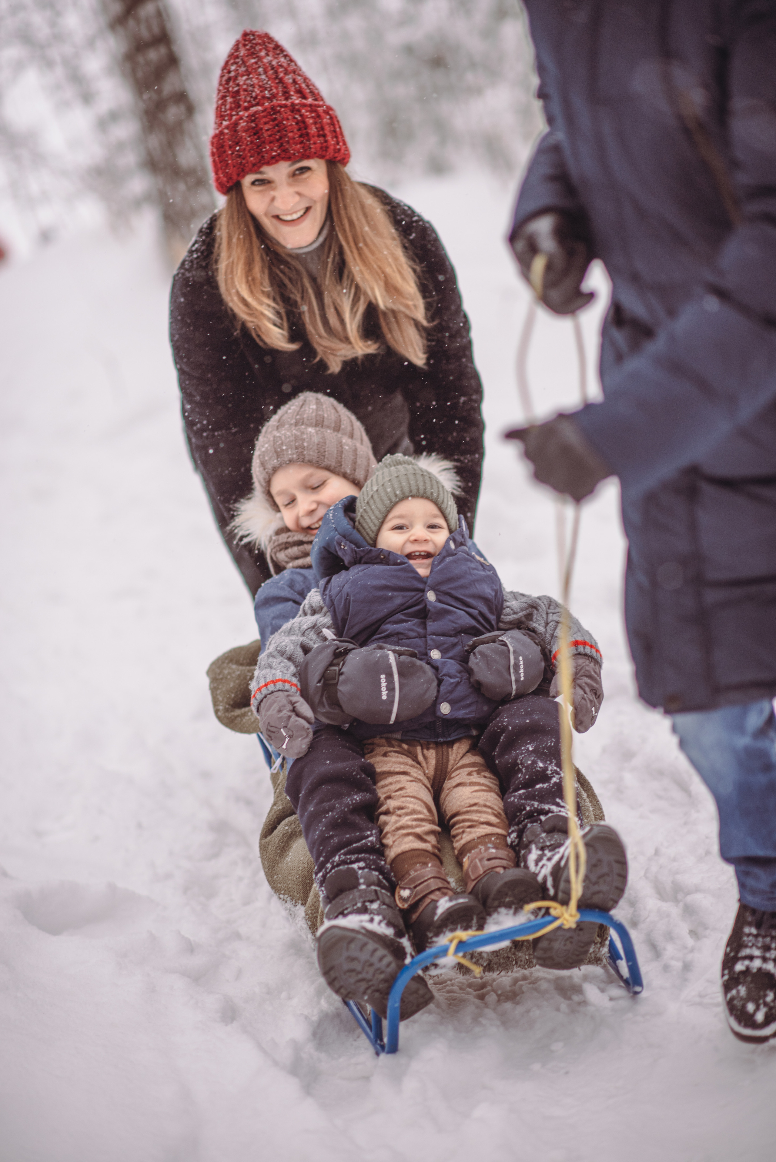 Зимняя прогулка в лесу. Семейный и детский фотограф в Новосибирске Доронина Ольга