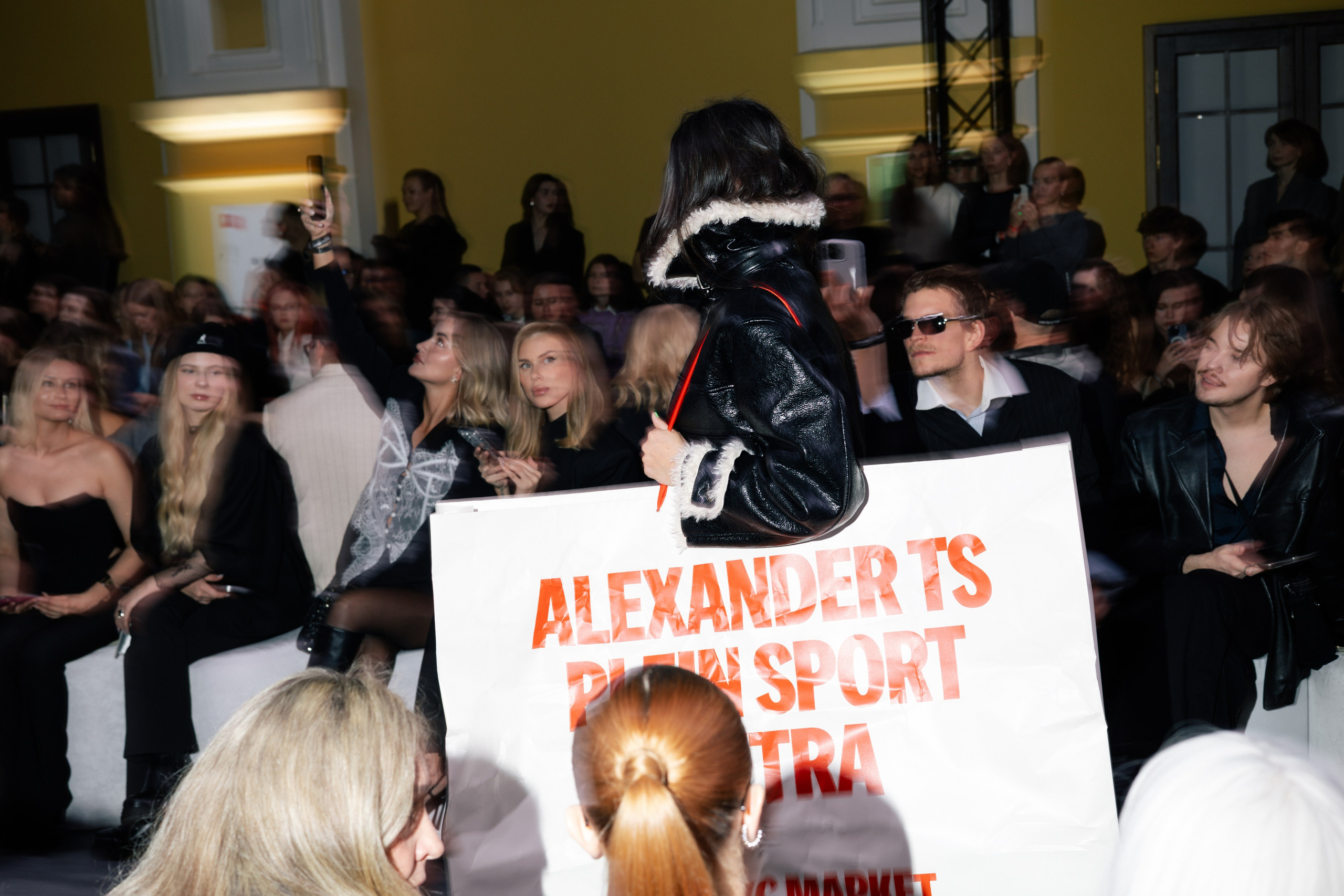 FASHION SHOW. Nikeli.mag