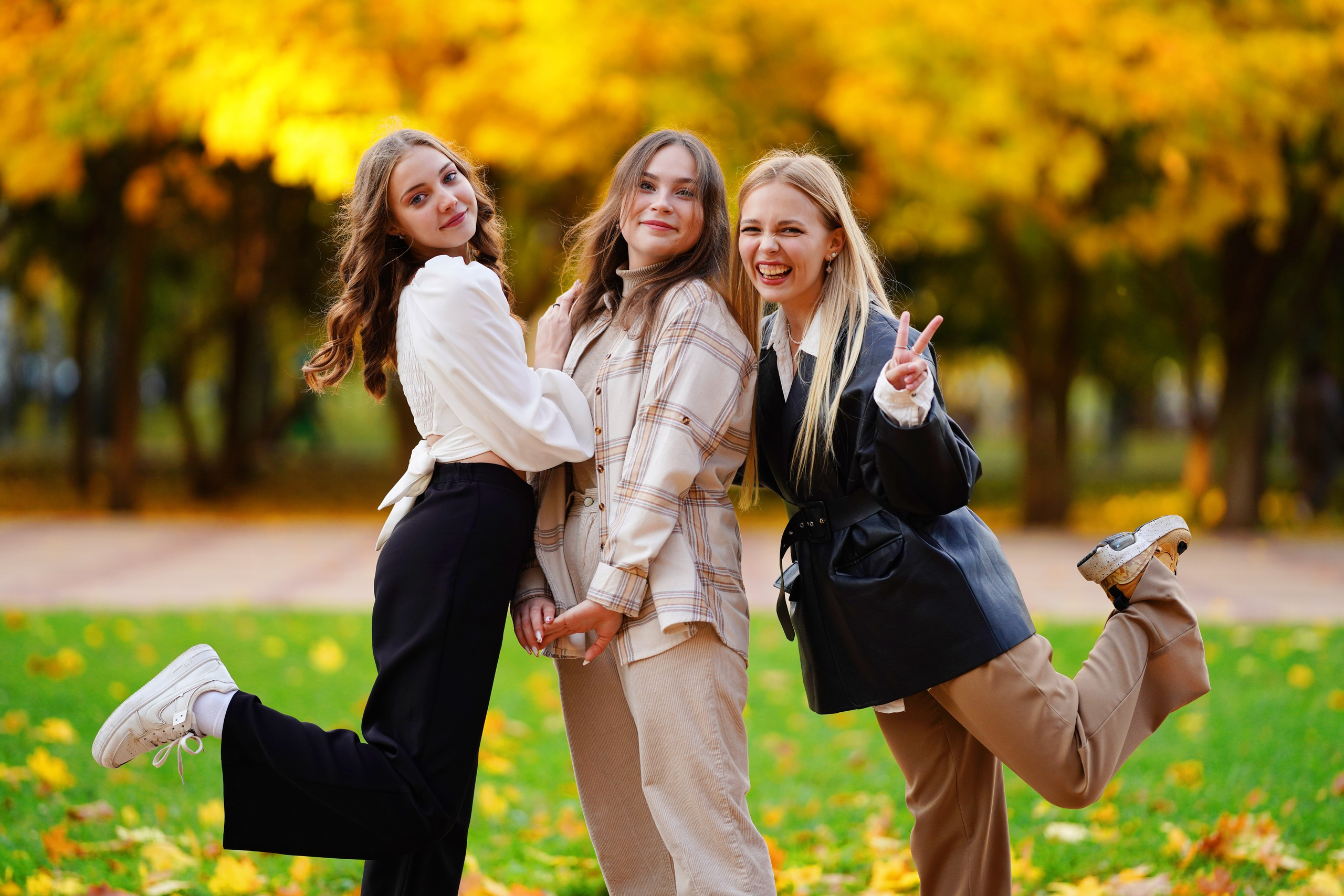 Осень 9,11 класс. Современные выпускные альбомы. Мы делаем не просто альбомы, а стильные фотокниги