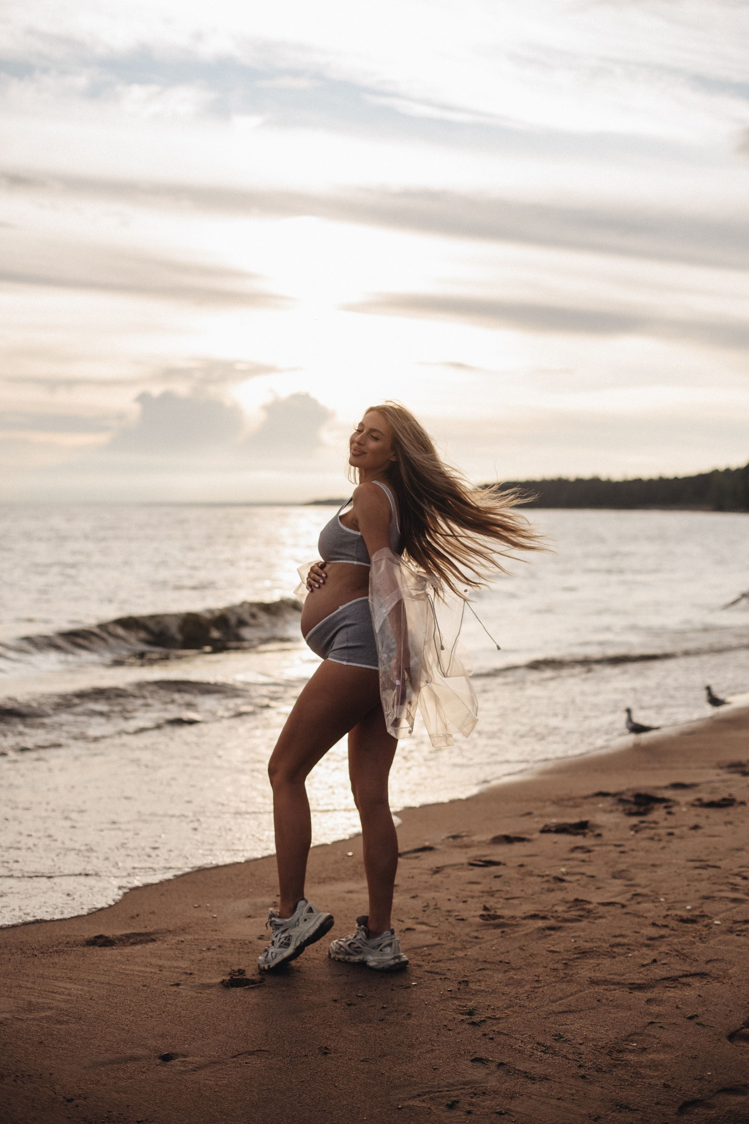 Sea. NatalieDmi — фотосессия беременности, семейный фотограф, портрет