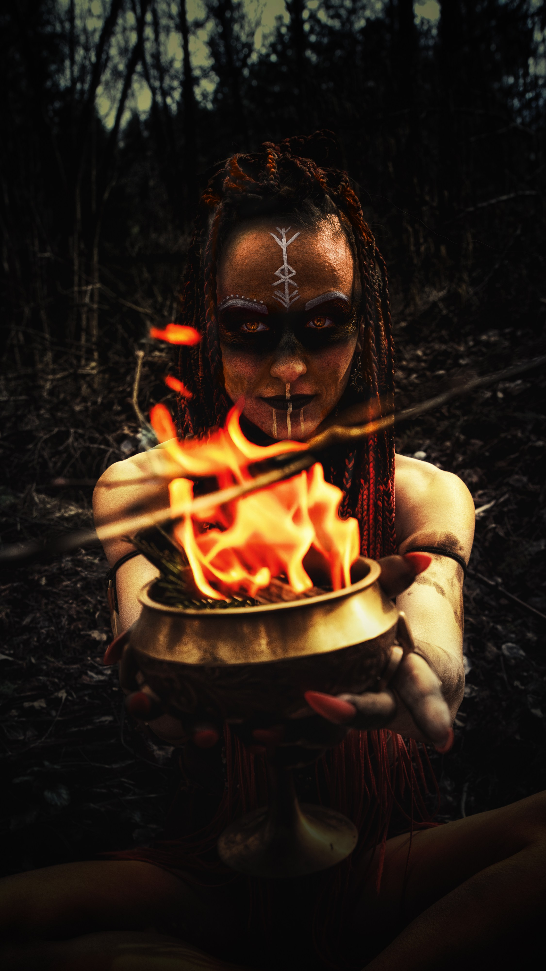 Ведьмина роща — это ТФП фотопроект с непрофессиональной, но очень красивой моделью, Мариной. Фотограф портретист в Троицке и Москве Иван Парусиди