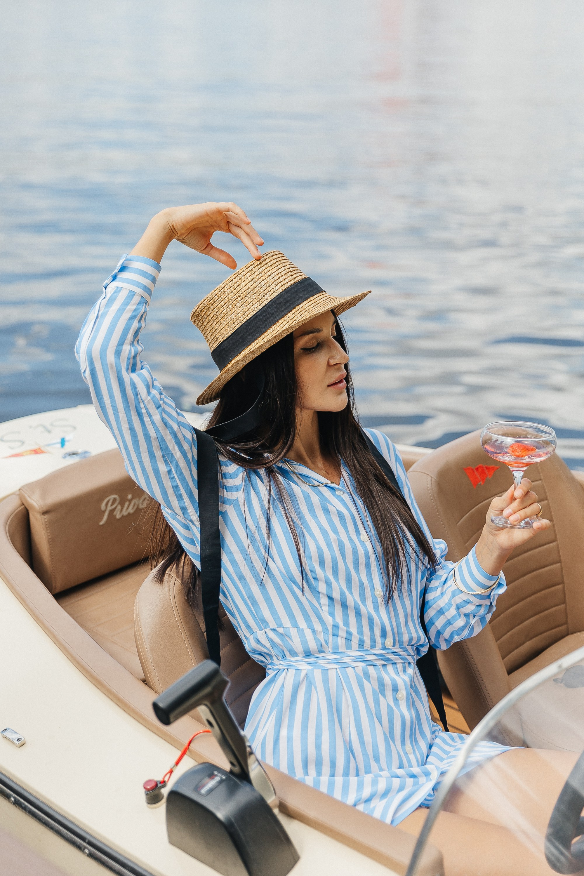 Девичник на ретро катерах. Фотограф Москва, Балашиха, МО. Свадьбы, репортажи, контент, портреты