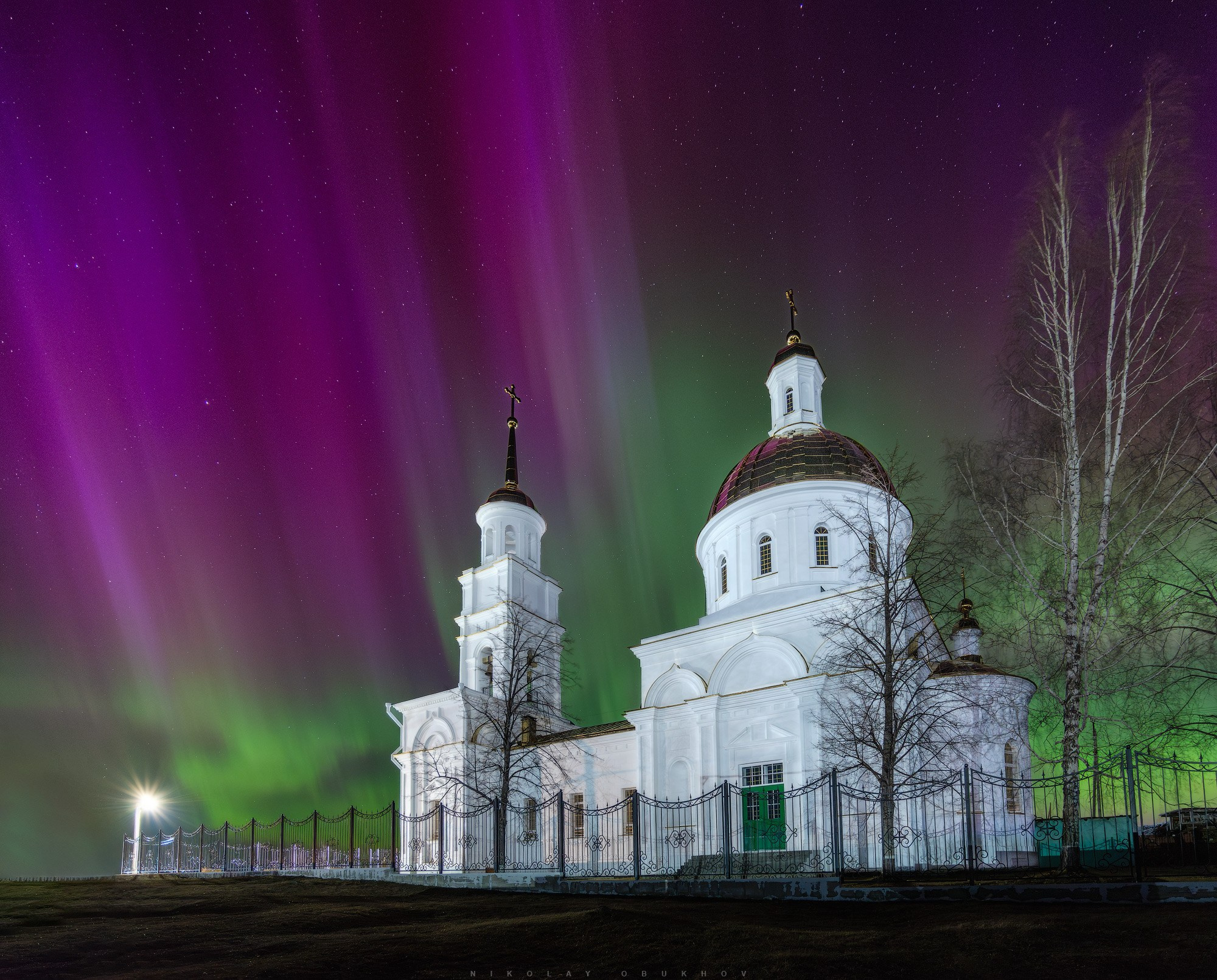 Храм и северное сияние в Черноисточинске