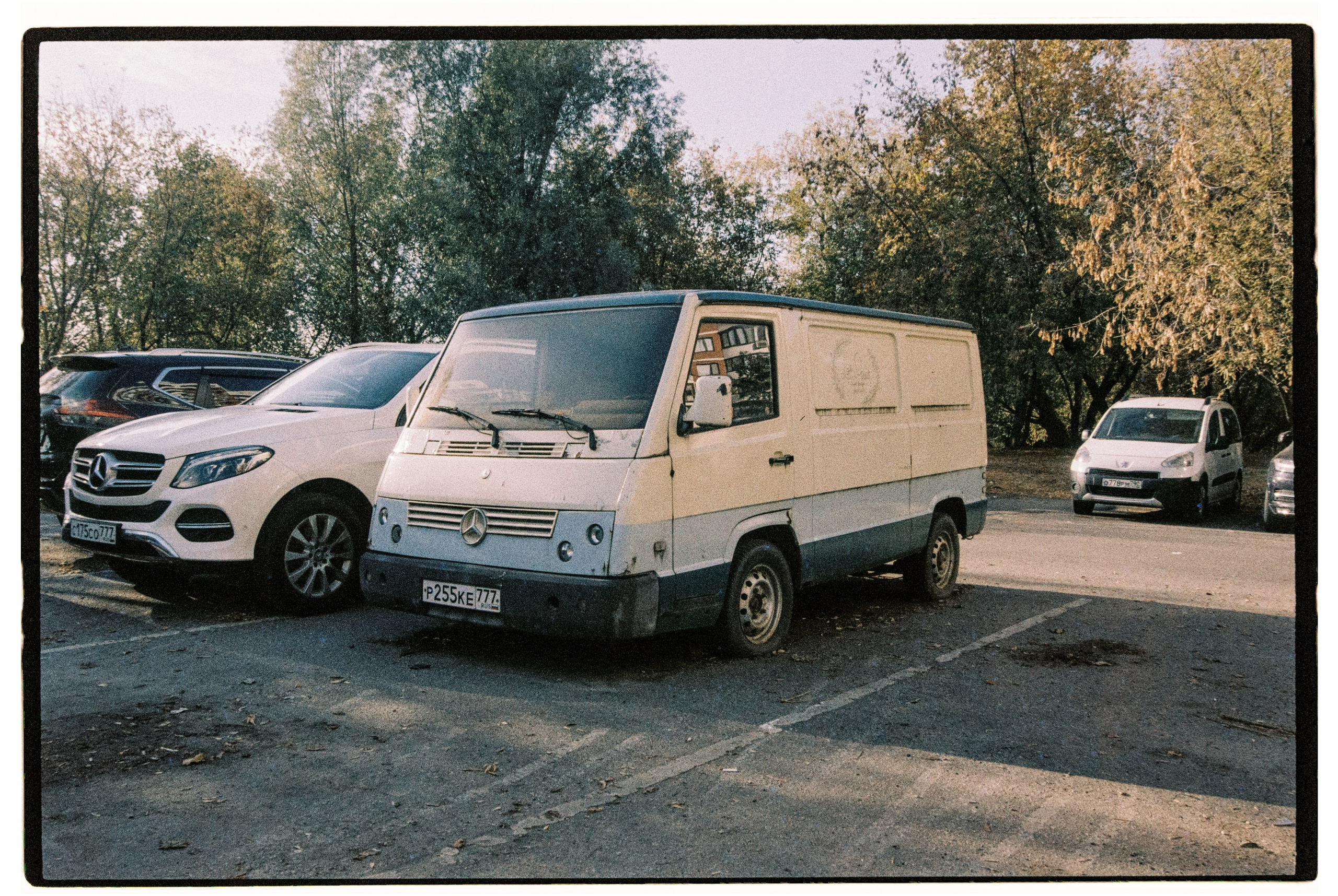 CARS. ANNA — PHOTOGRAPHER