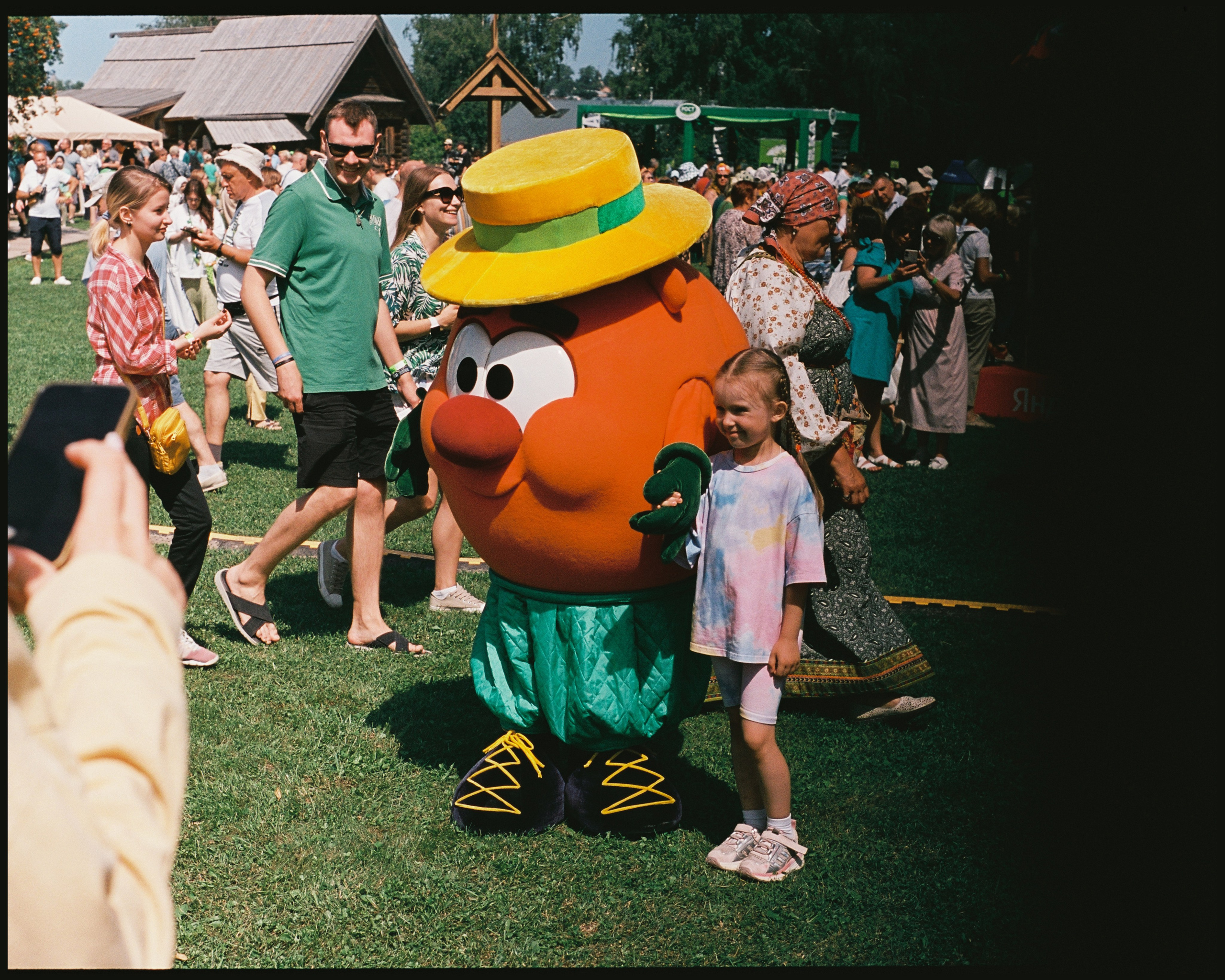 SUZDAL. ANNA — PHOTOGRAPHER