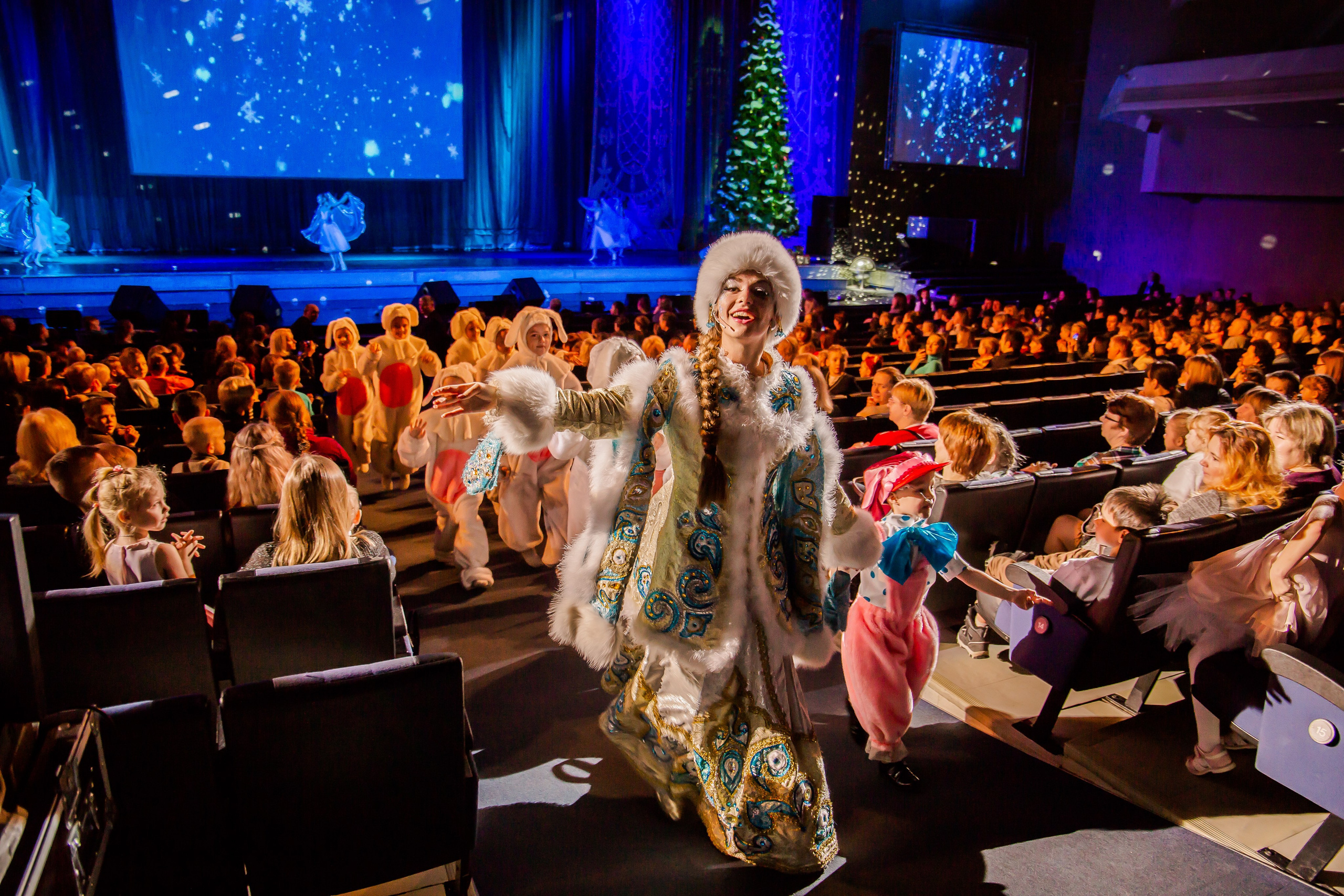 Репортаж — детская елка в БКЗ. Свадебный и семейный фотограф в Санкт-Петербурге Макеева Наталья