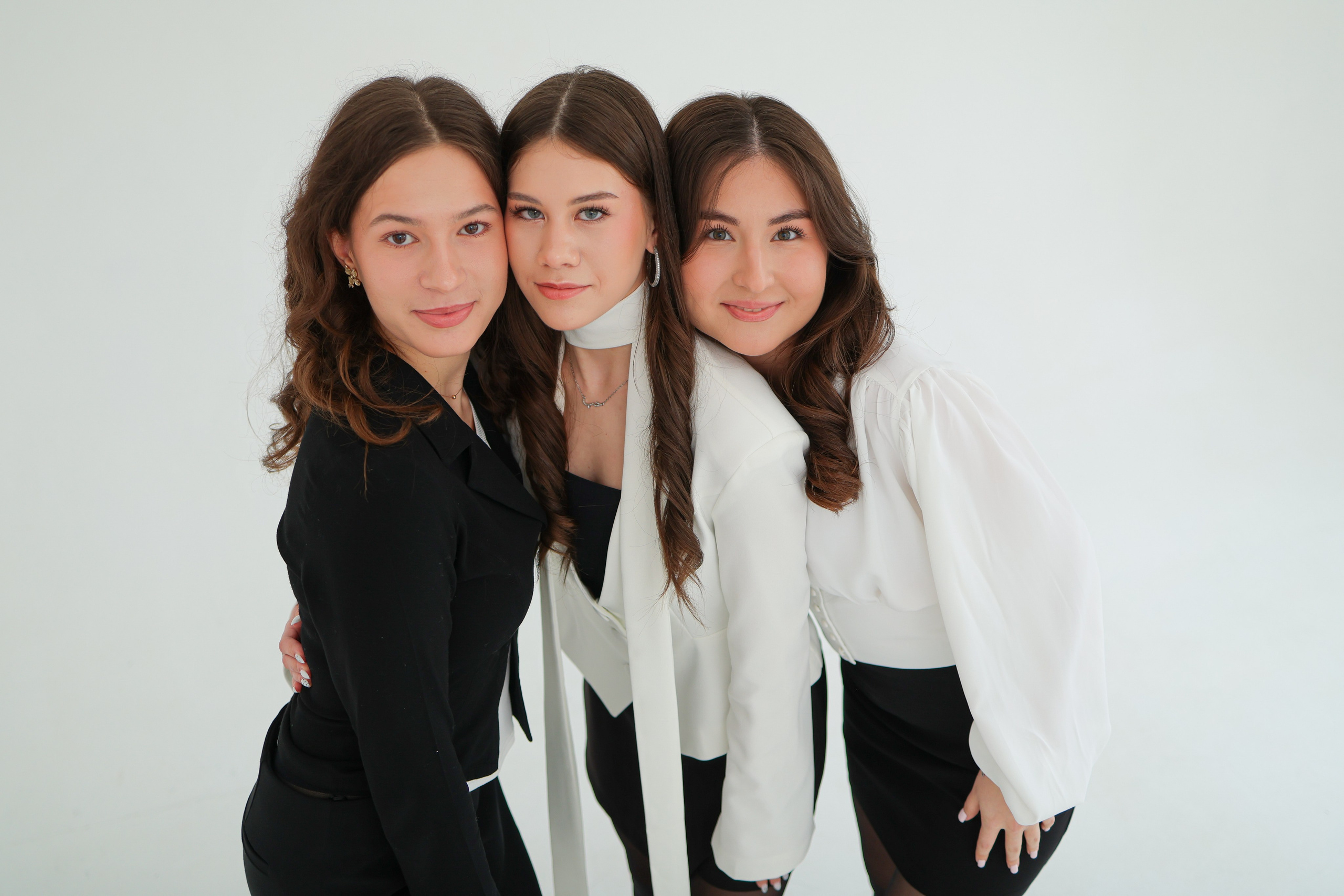 Циклорама 11 класс. Семейный фотограф Тюмень, фотограф на роды Салмина Мария