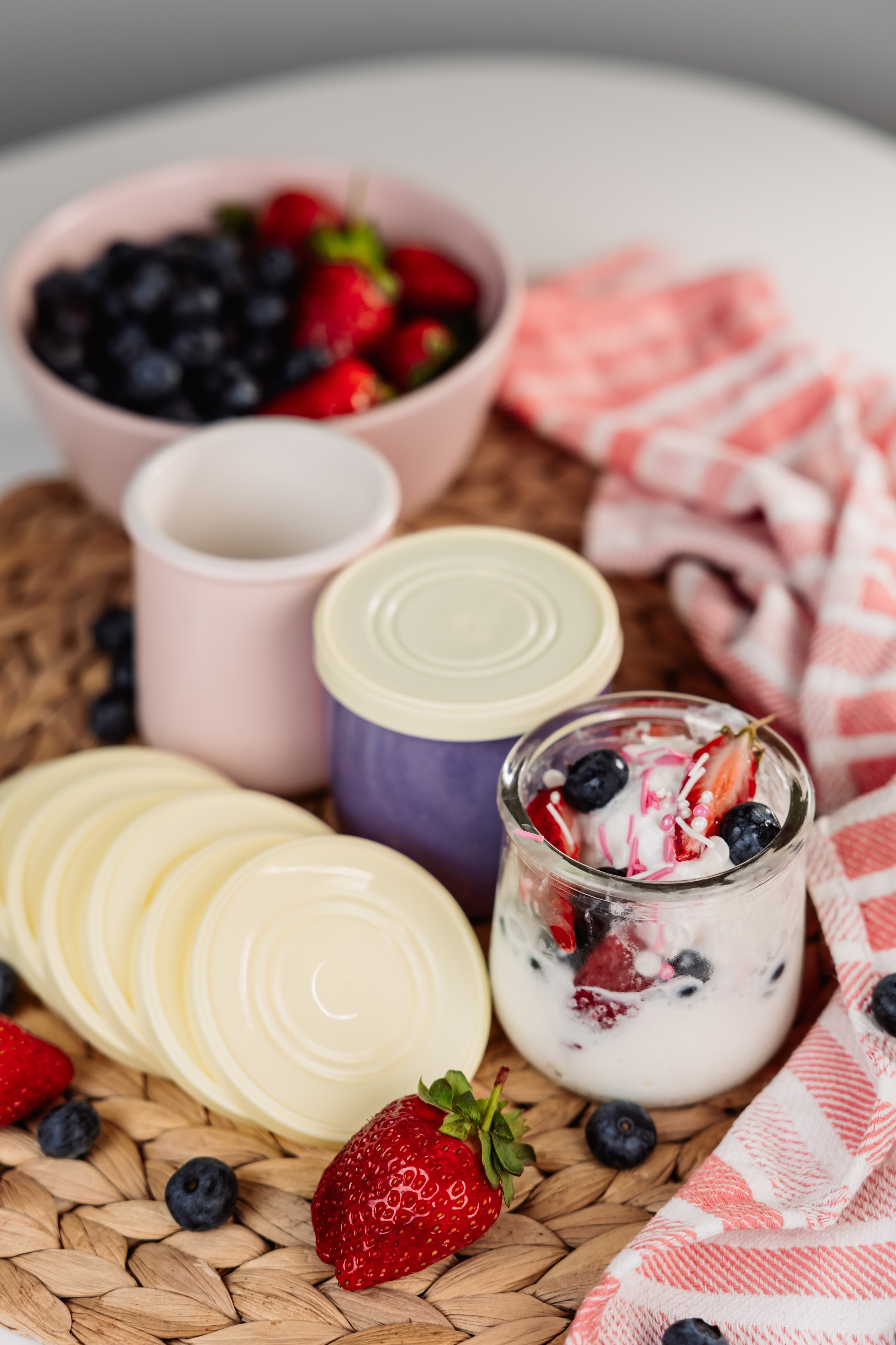 КРЫШКИ ДЛЯ КОЛОМЕНСКИХ ЙОГУРТОВ |OZON | Wildberries. ФОТОГРАФ ИРИНА ШАМАТАВА