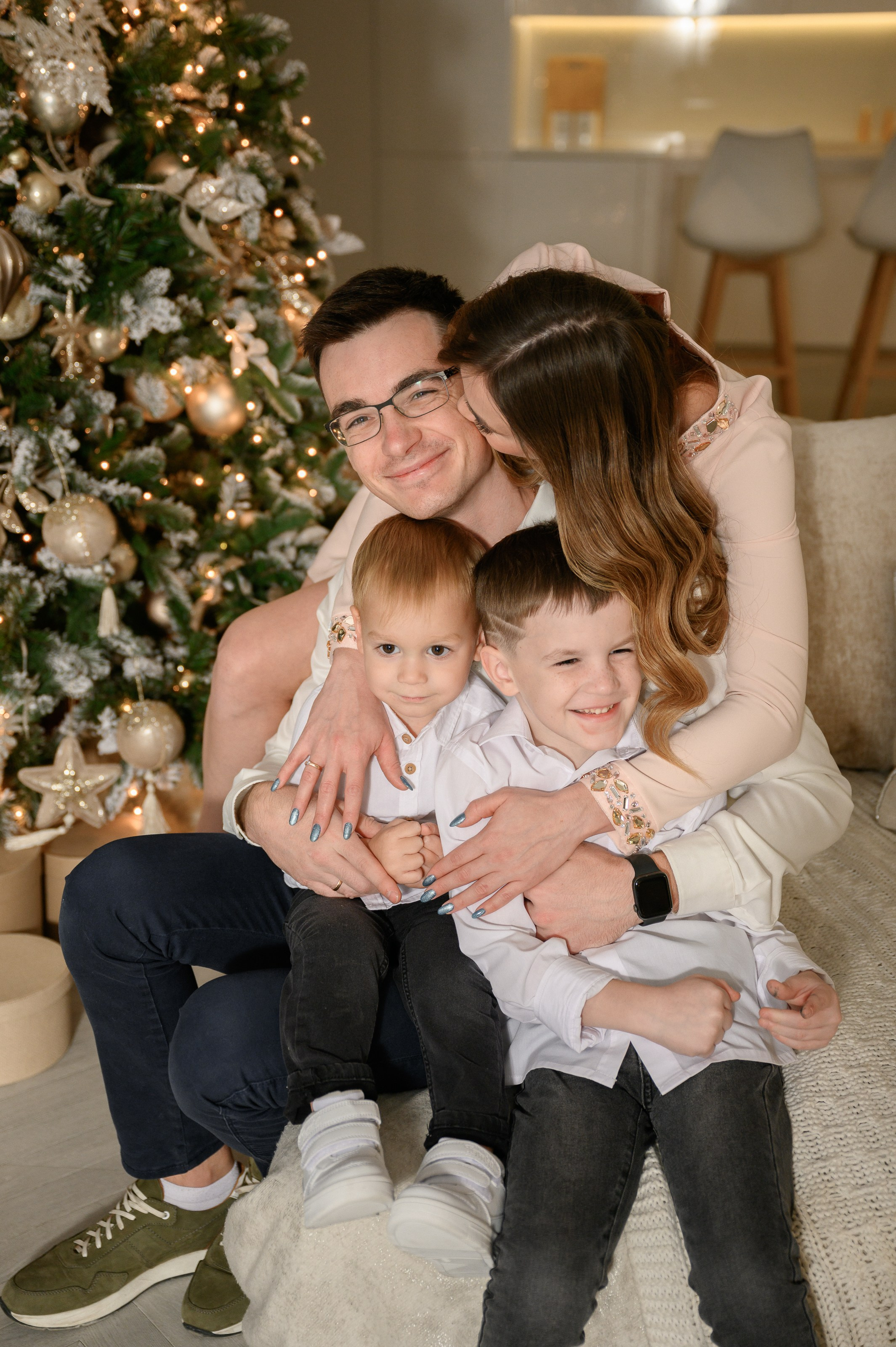 Семейная новогодняя фотосессия в фотостудии Мимика, зал Мия. Semerlina.ru