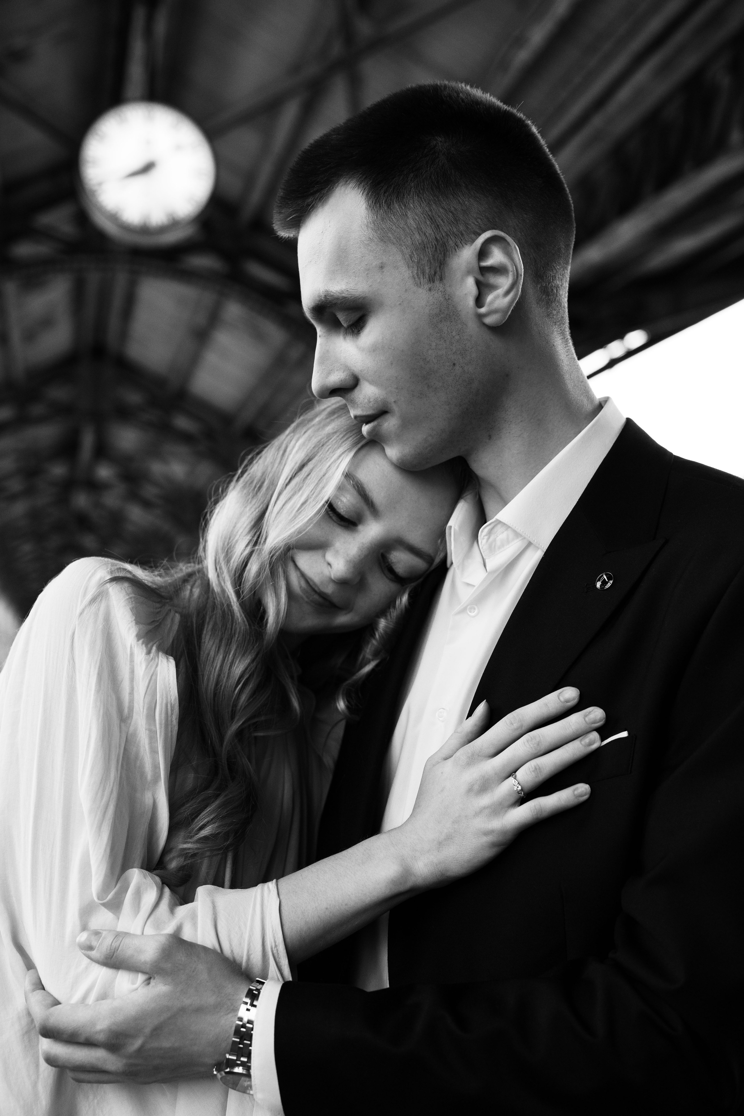 Даша и Константин Витебский вокзал. Фотограф/видеограф в Санкт-Петербурге Динара Гольдина