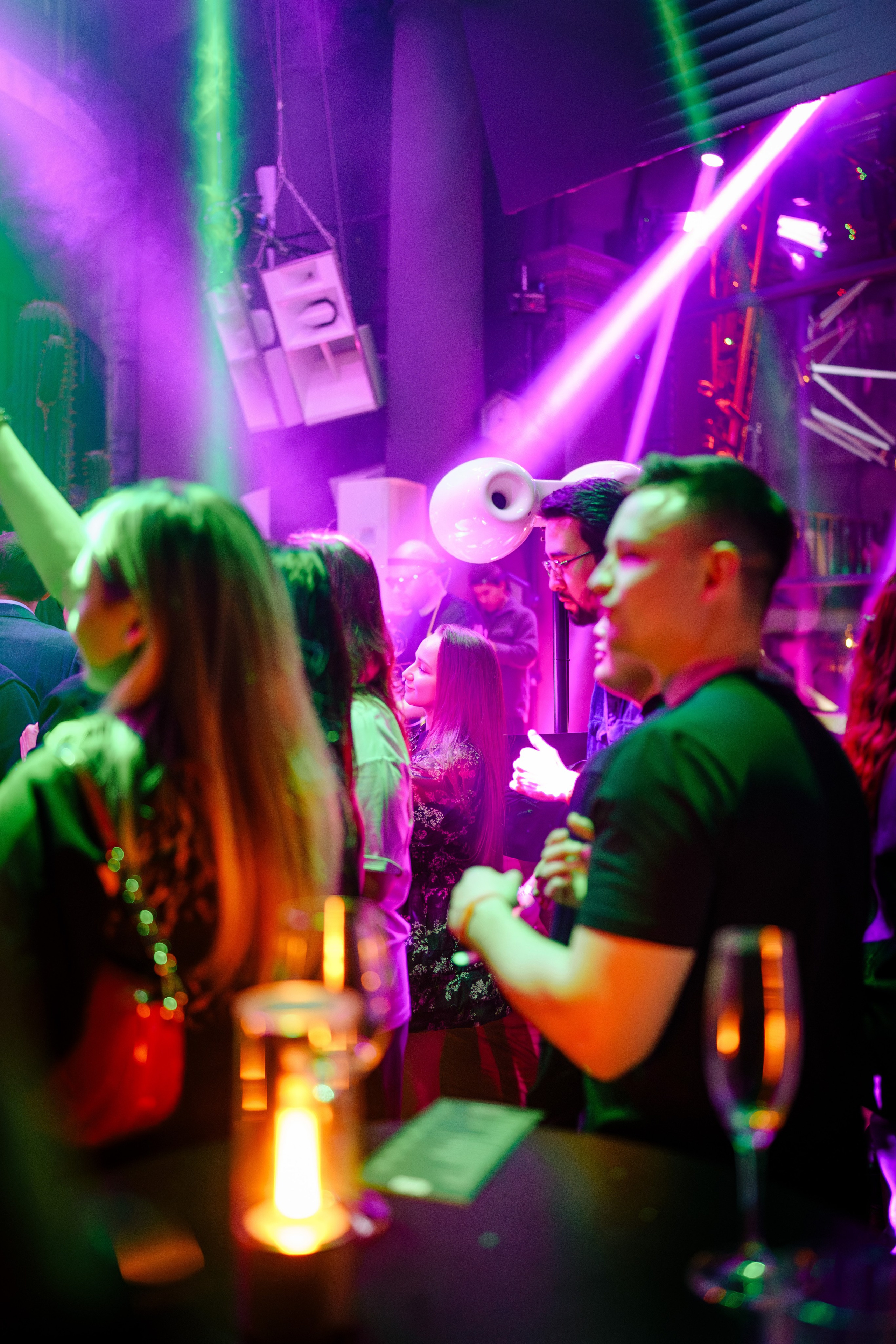 Вечеринка OSNOVATELI.LIVE репортажный фотограф Саша Дружинина. Репортажный фотограф в Москве Саша Дружинина