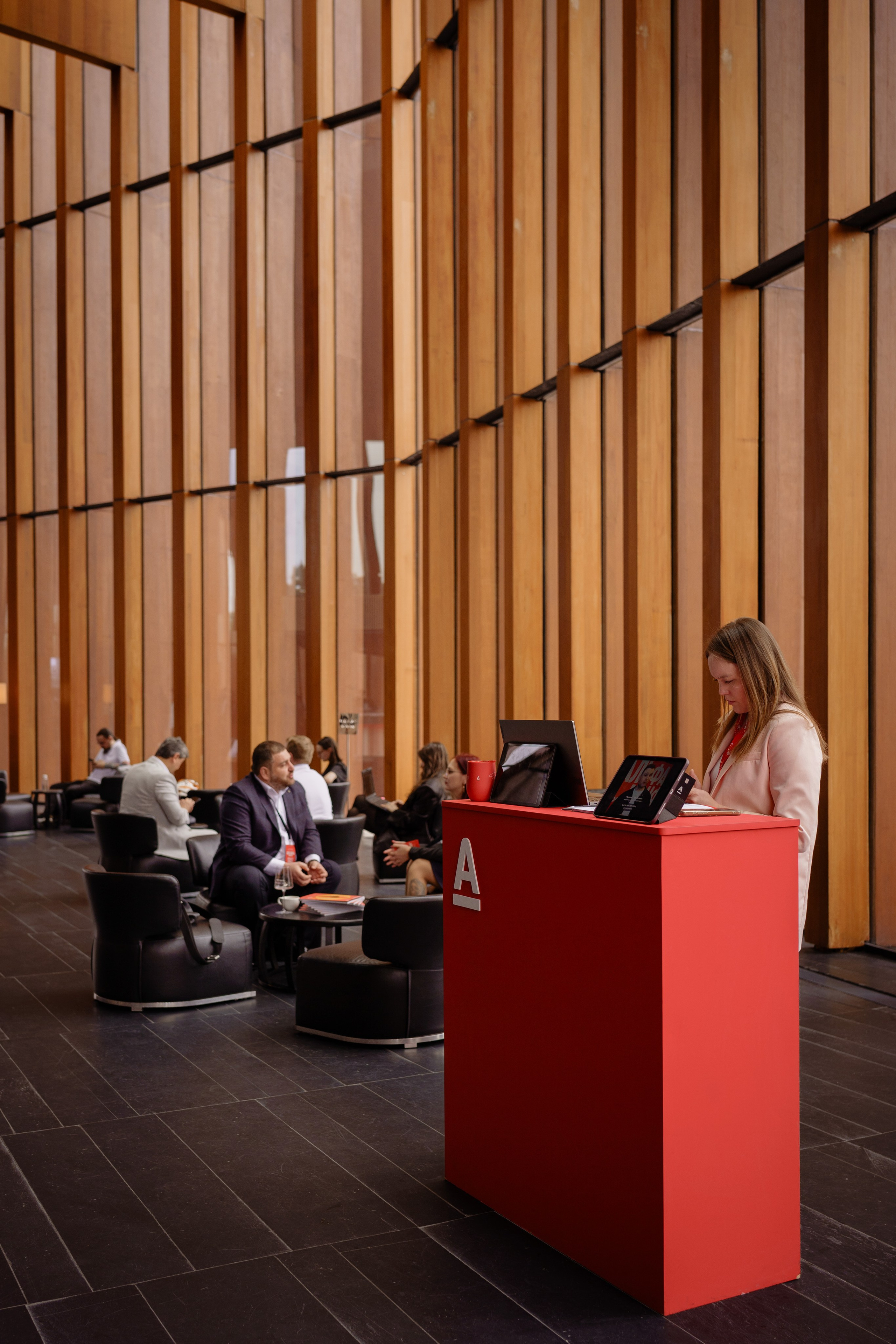 Конференция в Barvikha Luxury Village ОСНОВАТЕЛИ. Репортажный фотограф в Москве Саша Дружинина