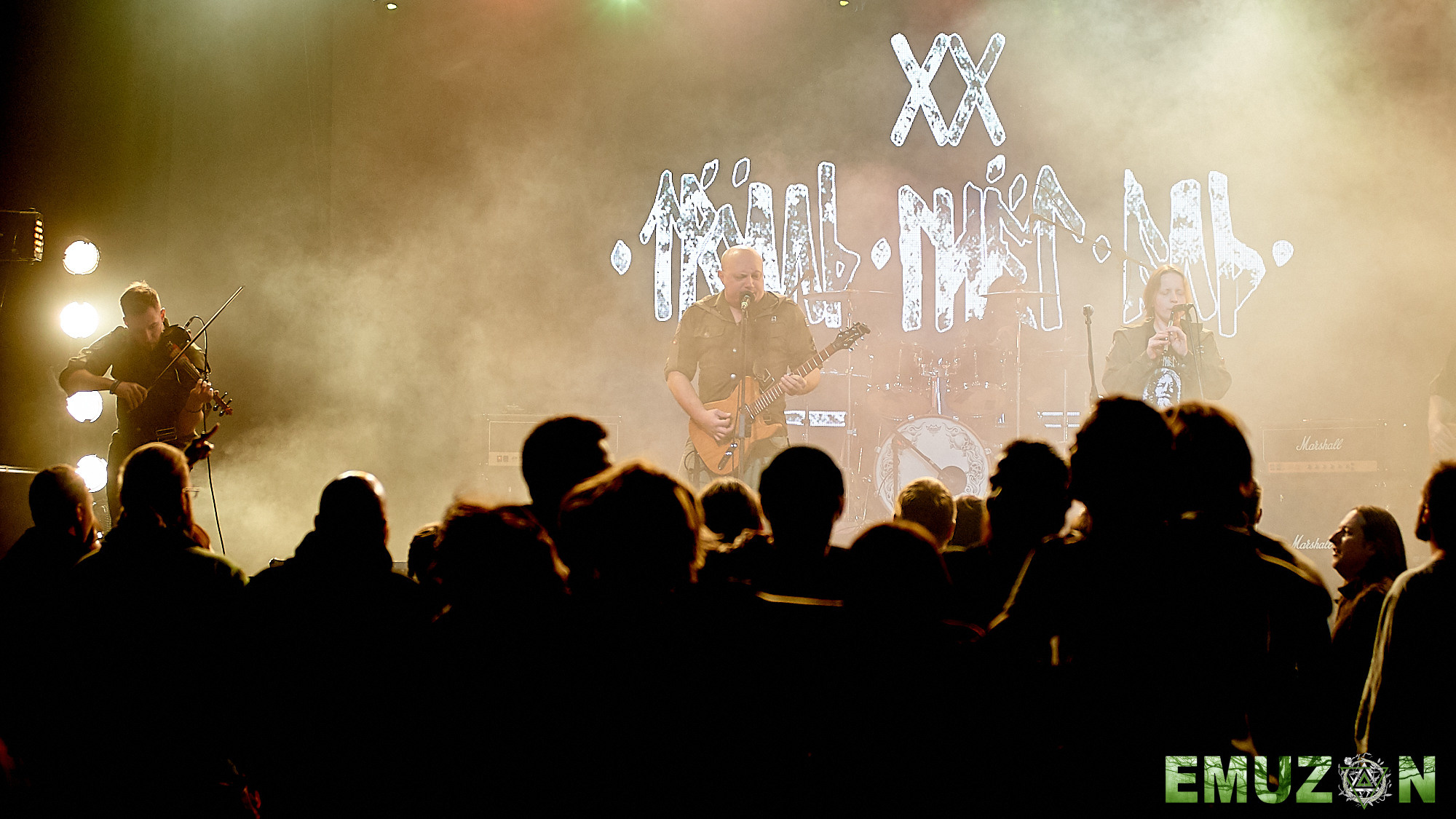 Тролль гнет ель. Фотографии отовсюду и обо всем