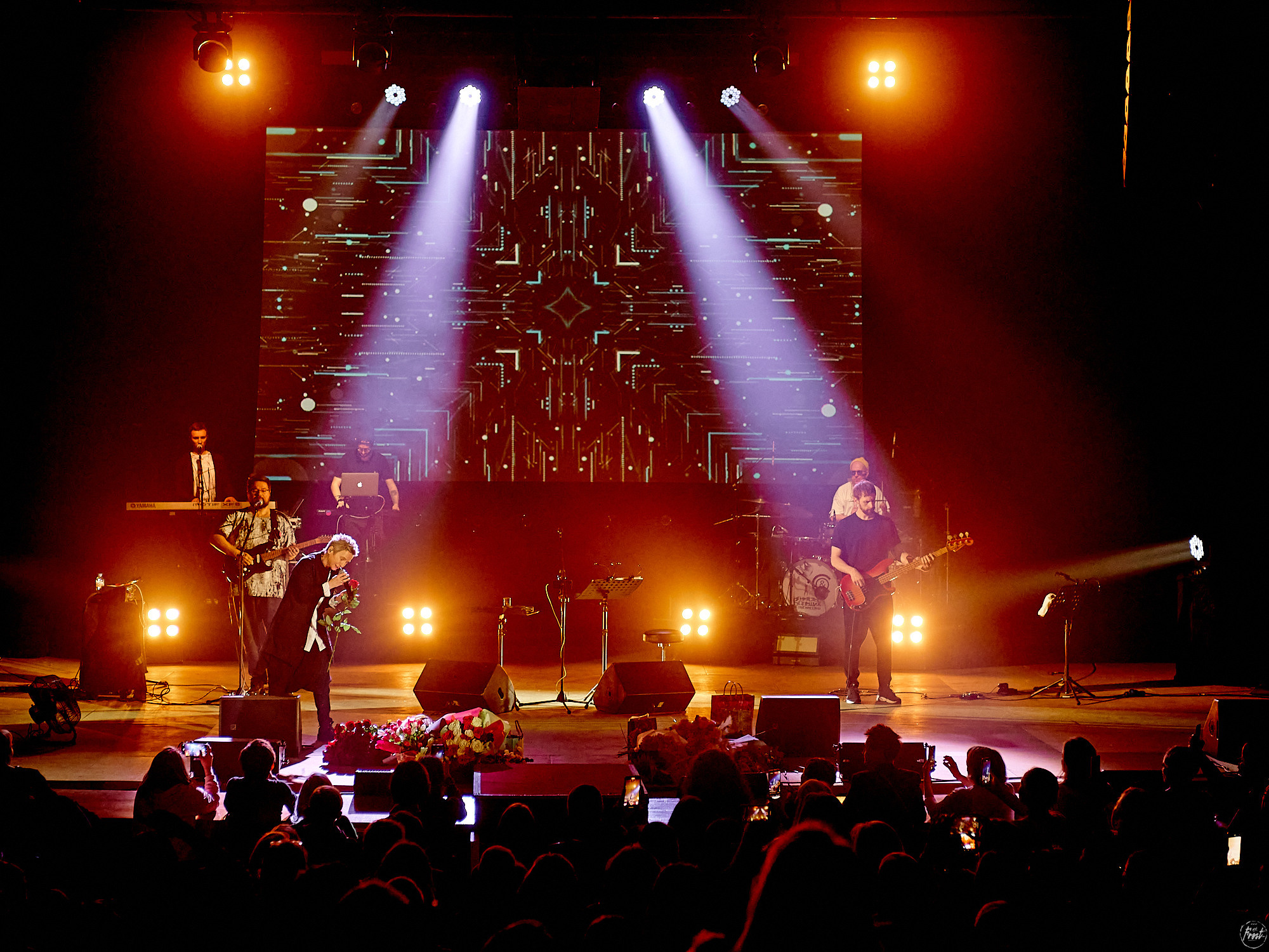 Сурганова и оркестр. Фотографии отовсюду и обо всем