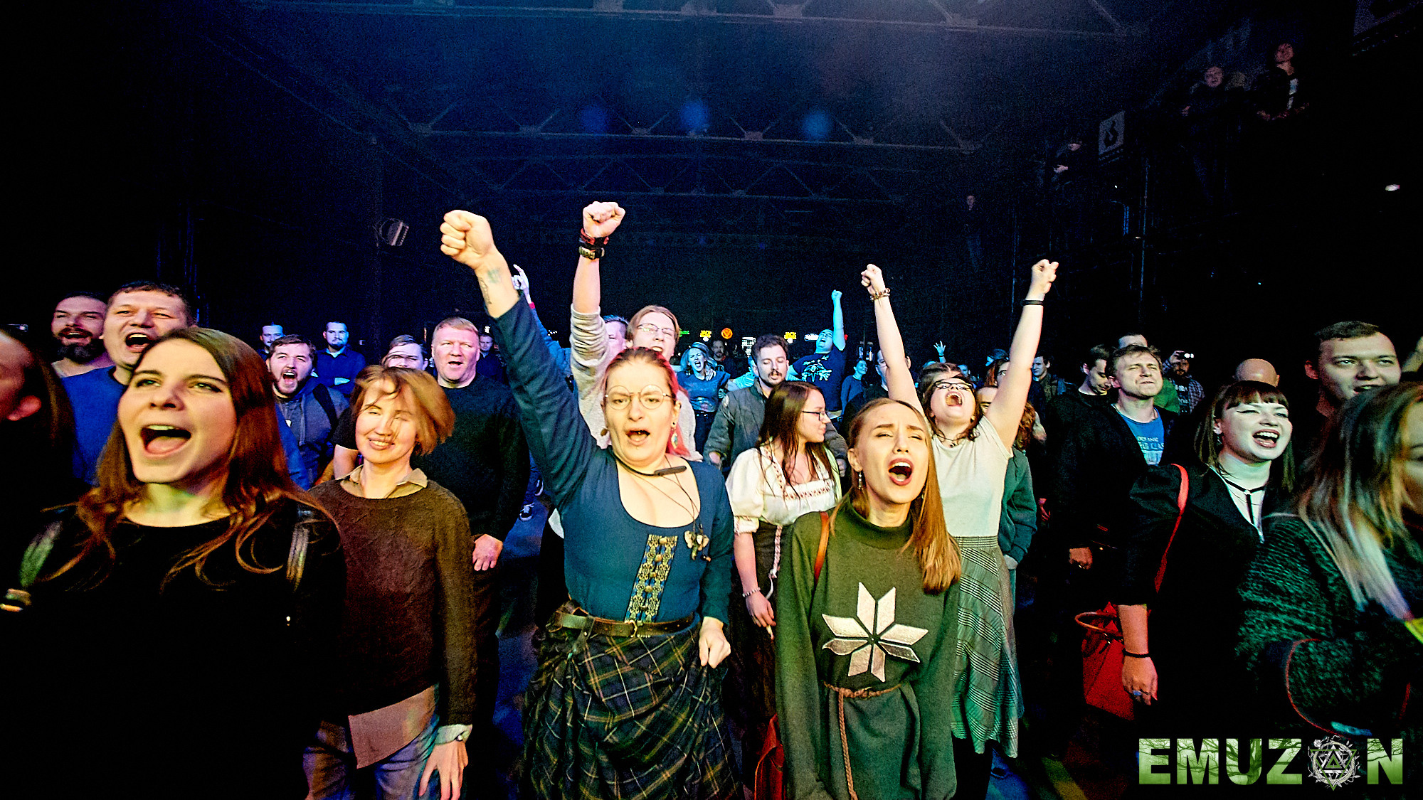 Тролль гнет ель. Фотографии отовсюду и обо всем