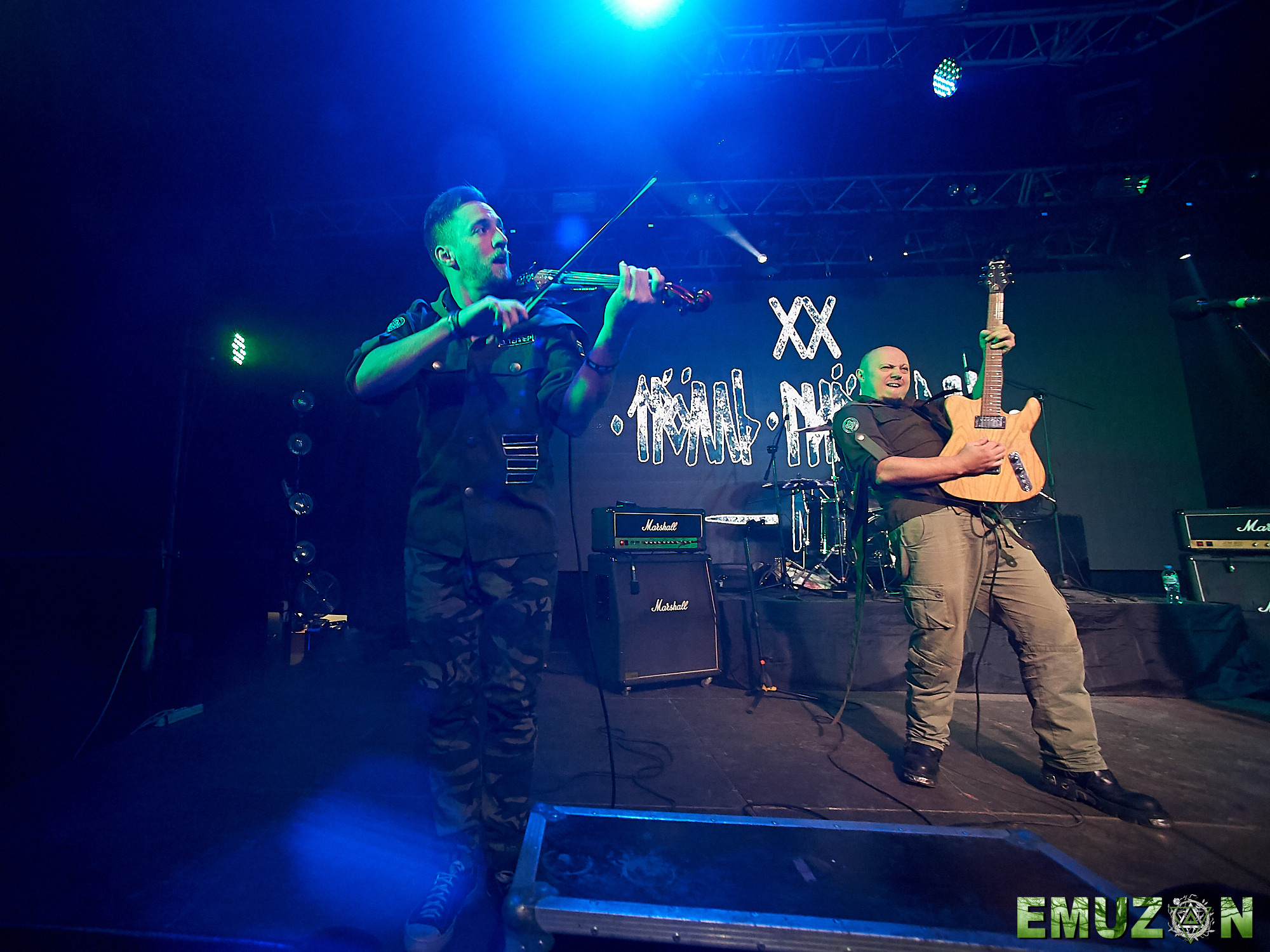 Тролль гнет ель. Фотографии отовсюду и обо всем