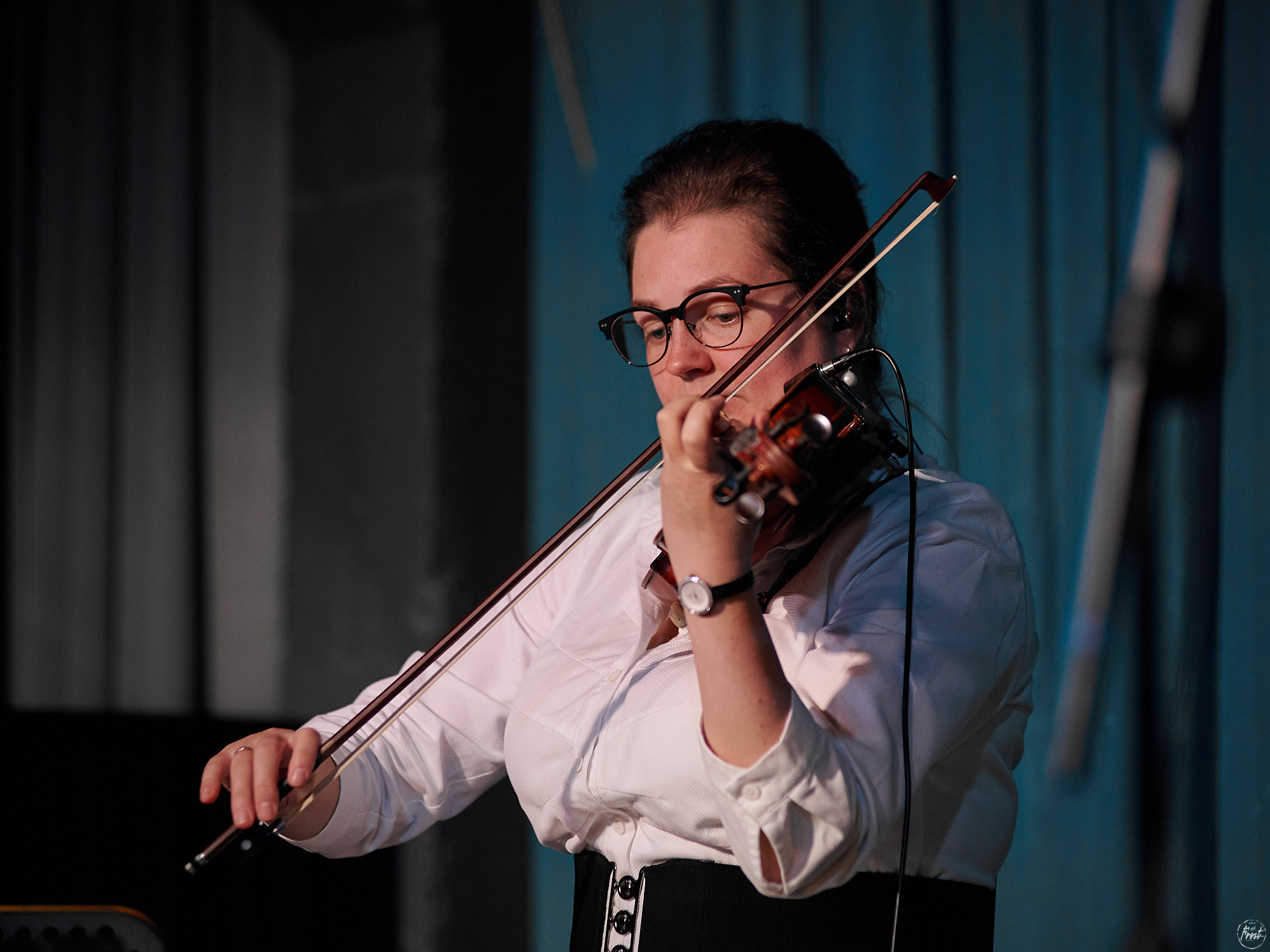 Немного нервно. Фотографии отовсюду и обо всем