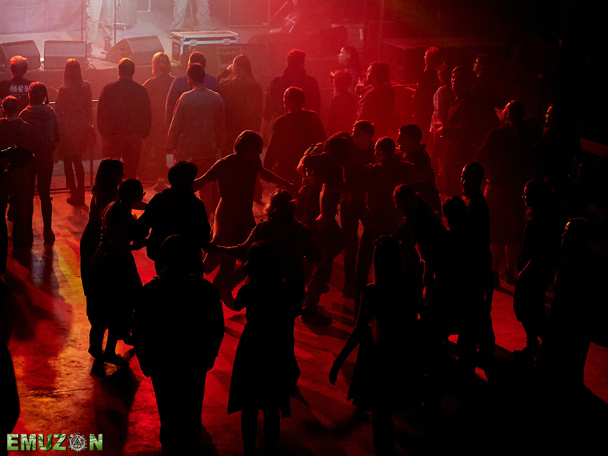 Тролль гнет ель. Фотографии отовсюду и обо всем