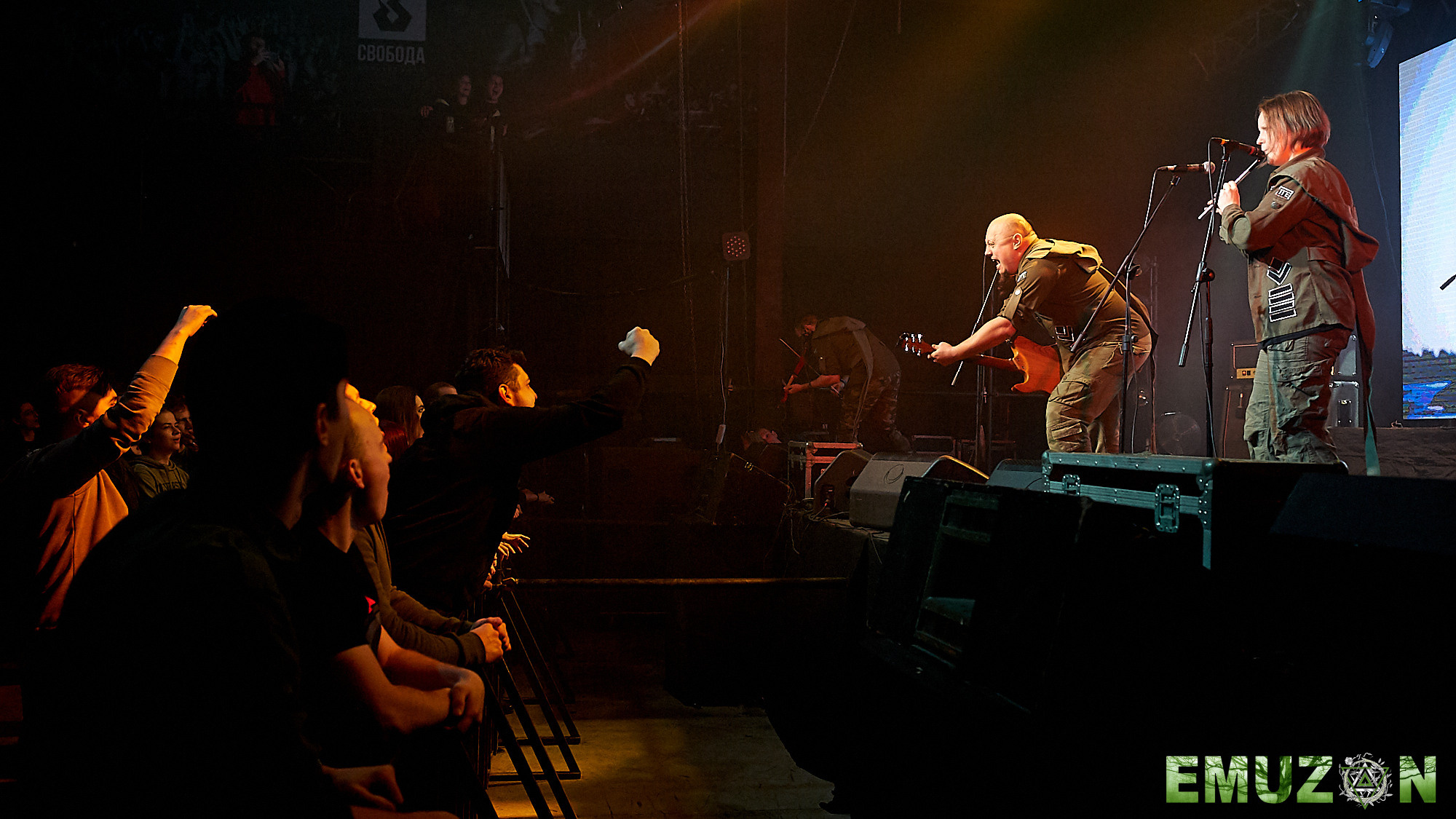 Тролль гнет ель. Фотографии отовсюду и обо всем