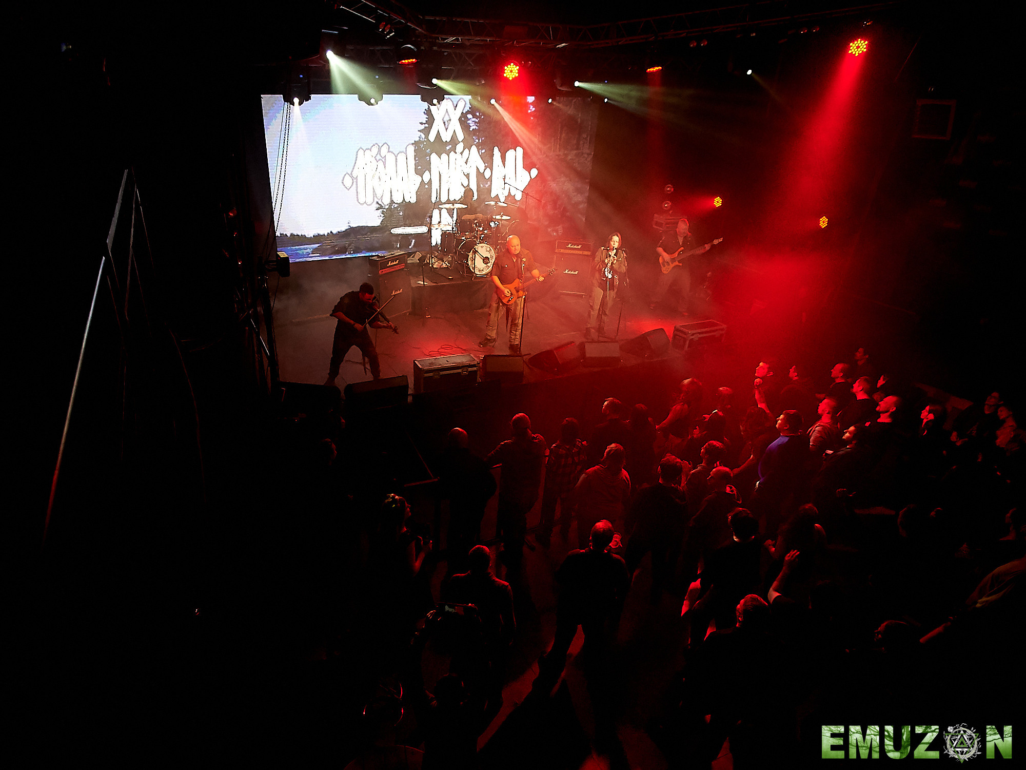 Тролль гнет ель. Фотографии отовсюду и обо всем