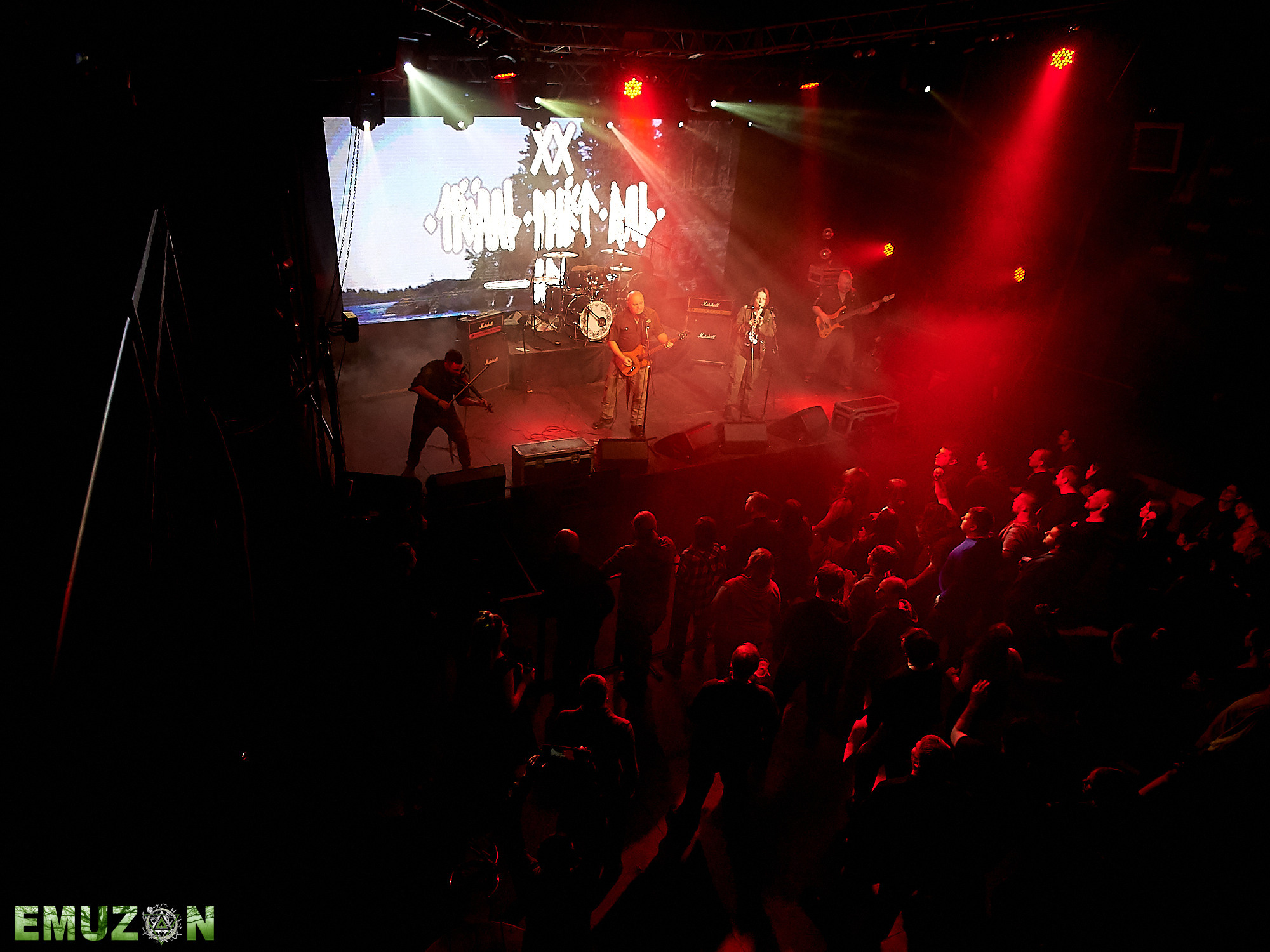 Тролль гнет ель. Фотографии отовсюду и обо всем