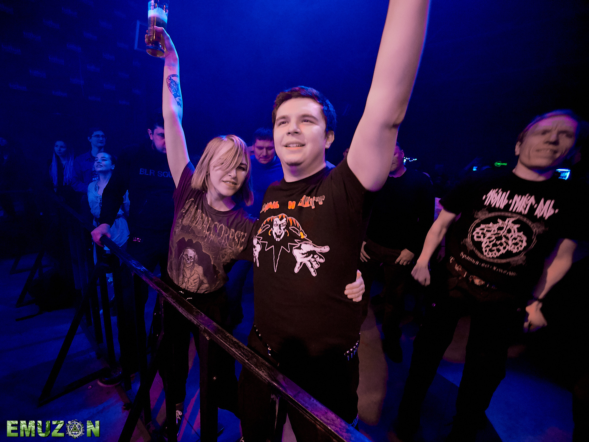 Тролль гнет ель. Фотографии отовсюду и обо всем