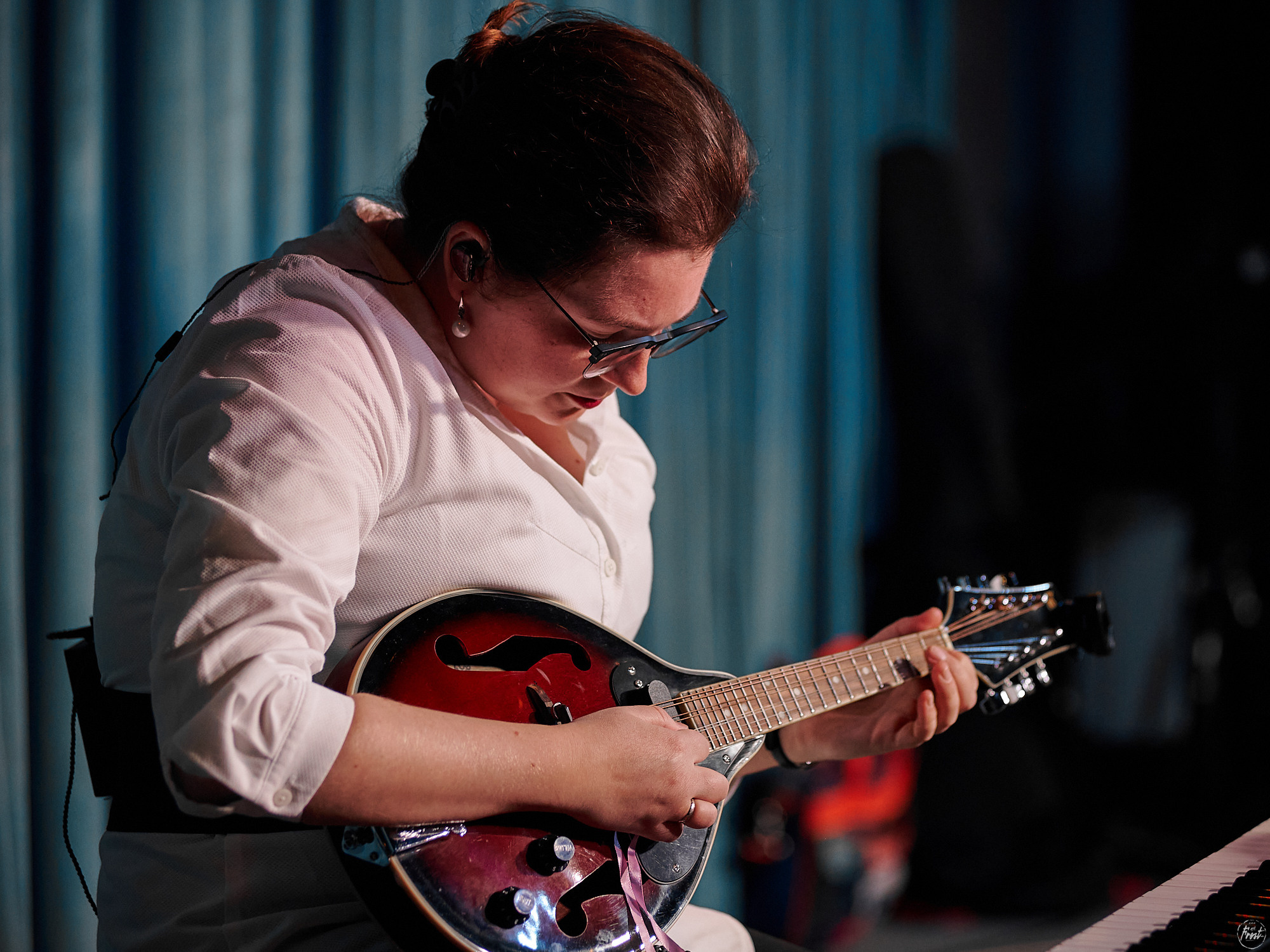 Немного нервно. Фотографии отовсюду и обо всем