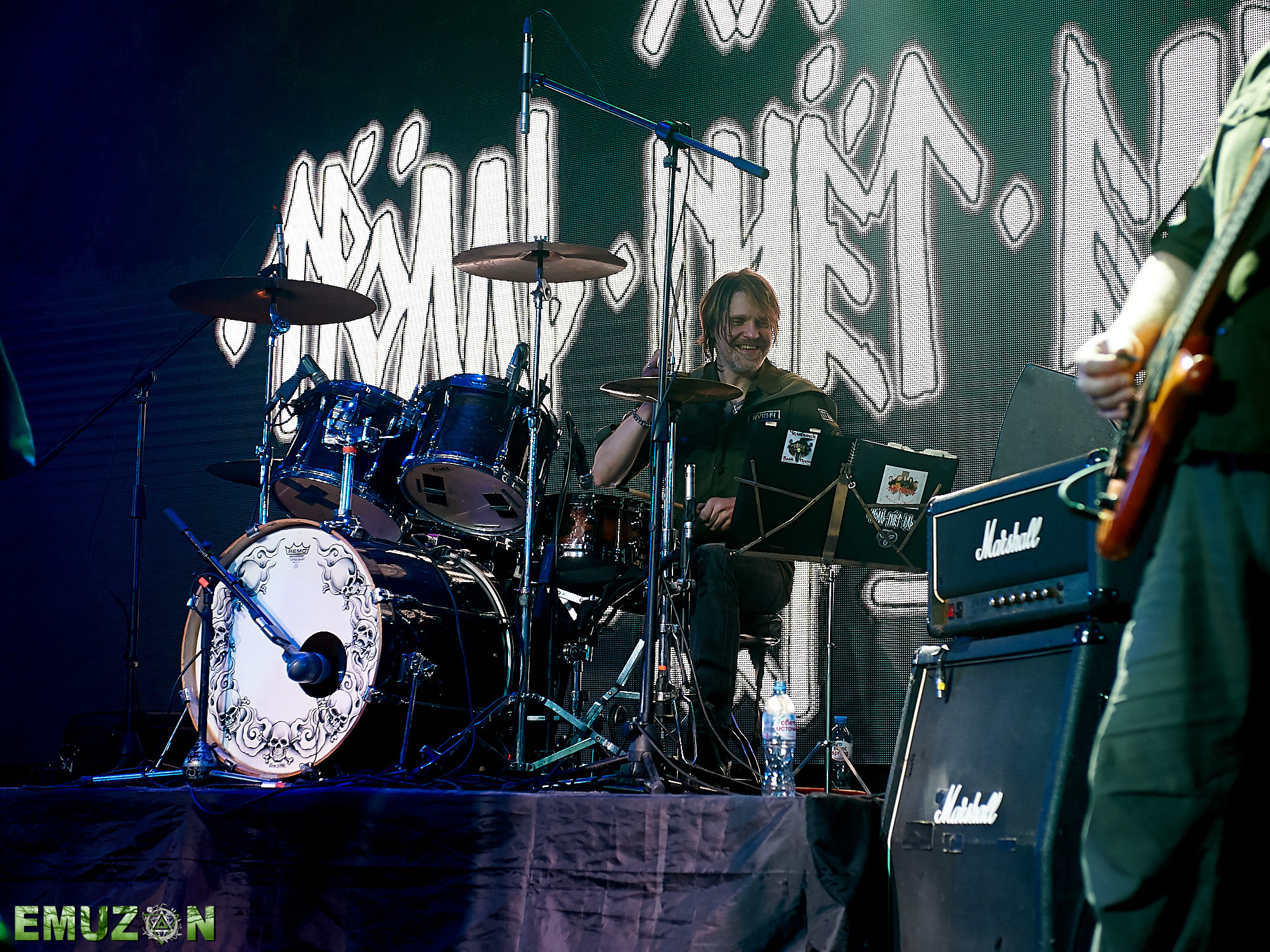 Тролль гнет ель. Фотографии отовсюду и обо всем