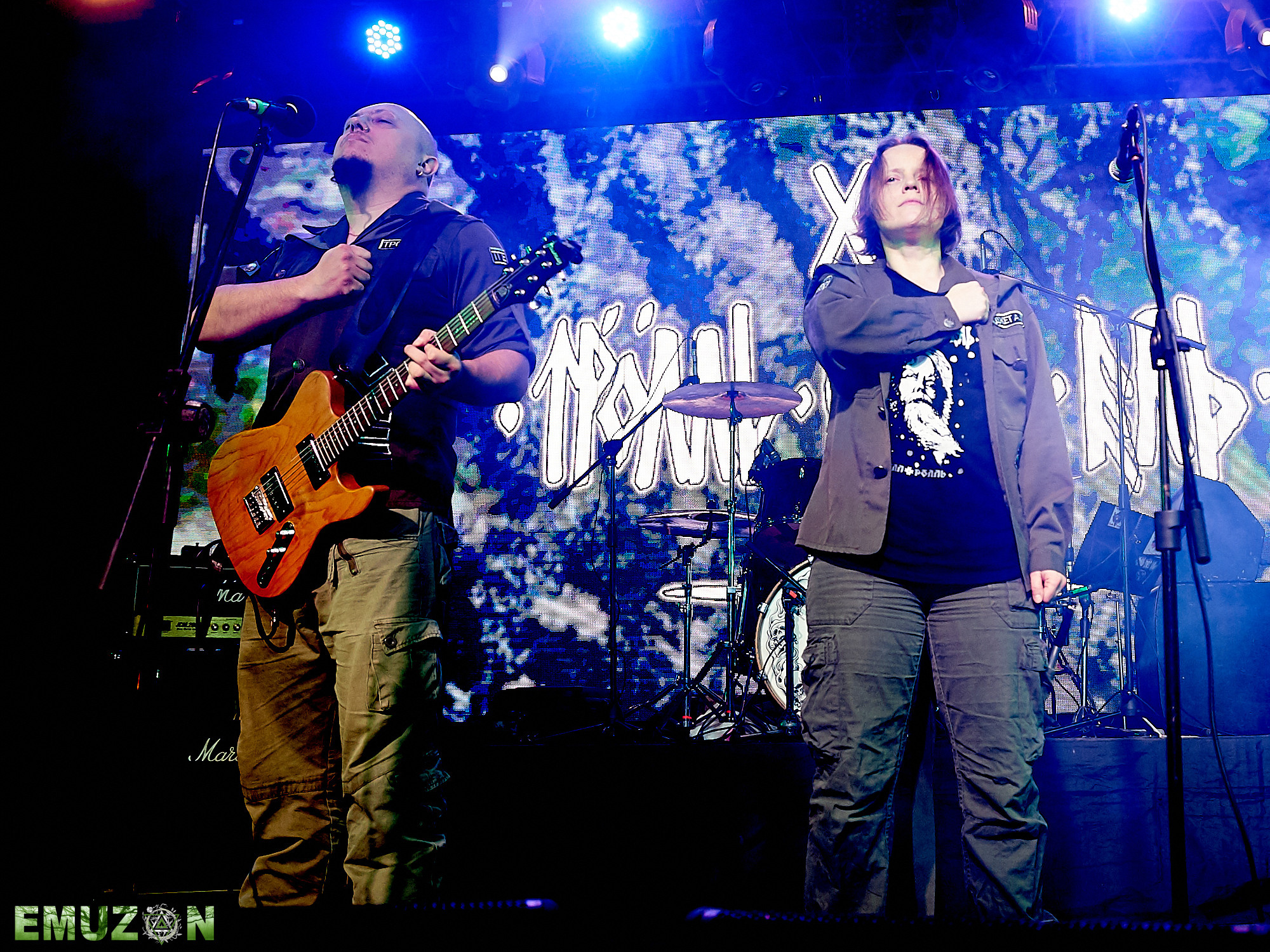 Тролль гнет ель. Фотографии отовсюду и обо всем