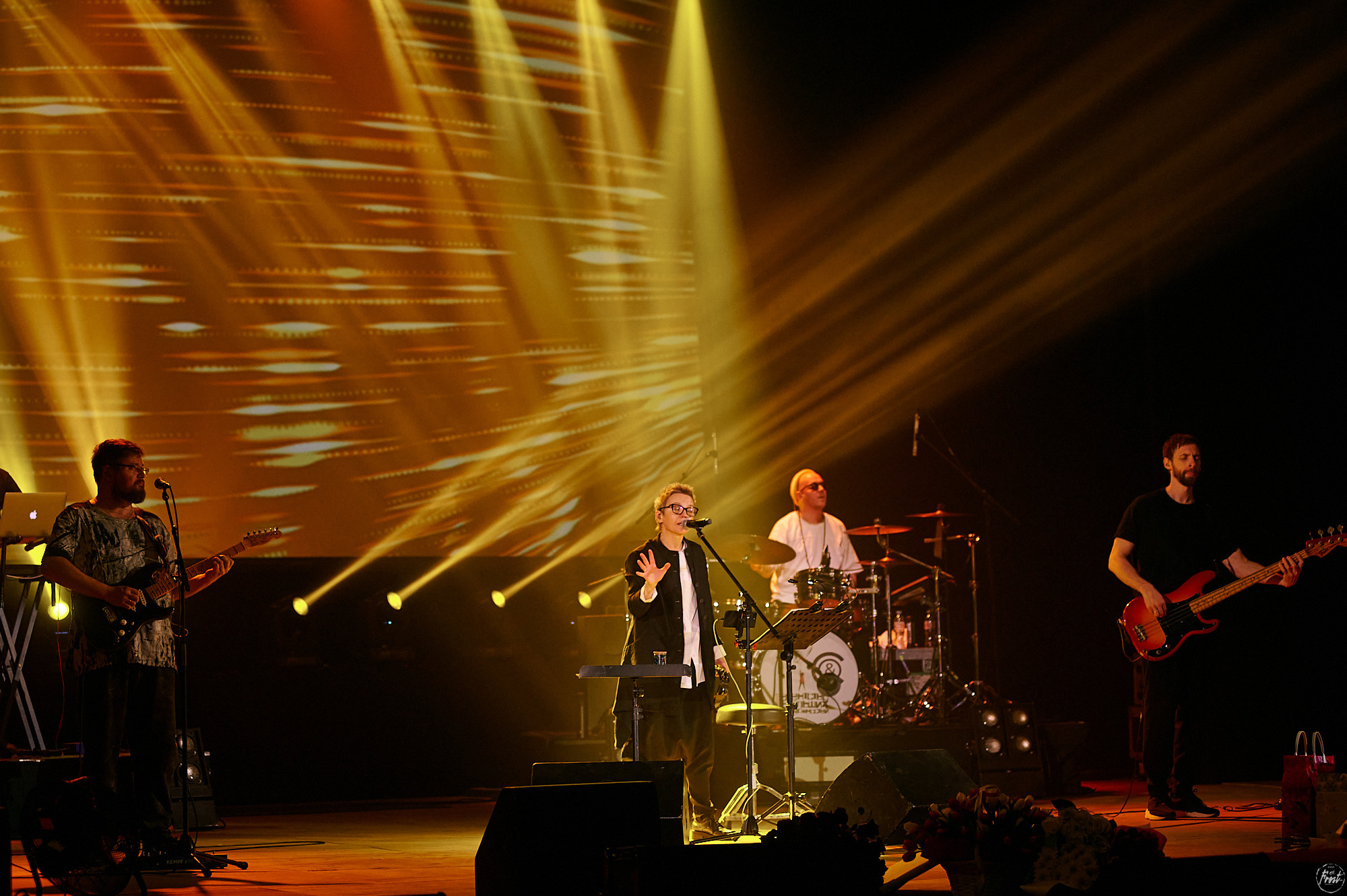 Сурганова и оркестр. Фотографии отовсюду и обо всем