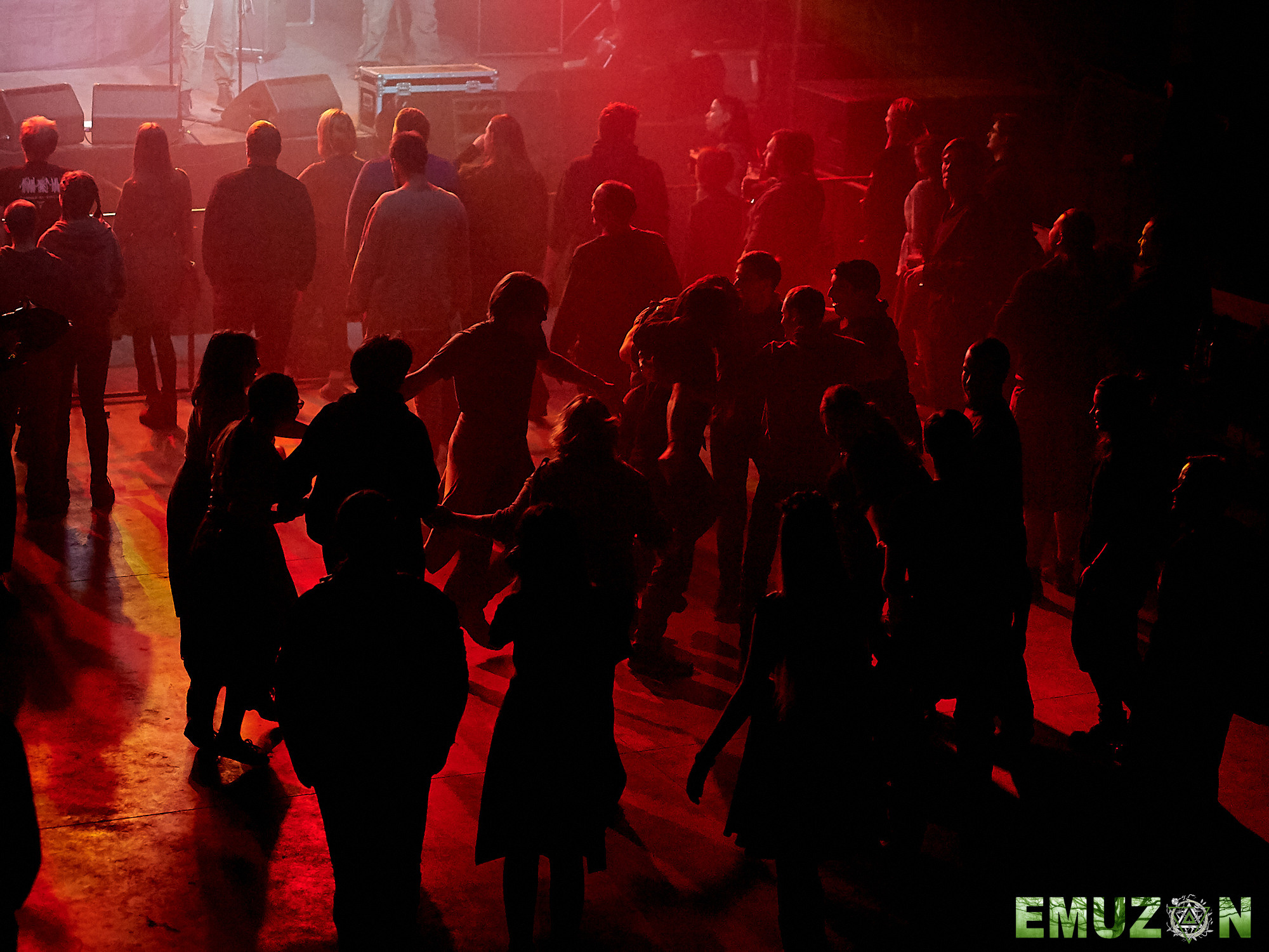 Тролль гнет ель. Фотографии отовсюду и обо всем