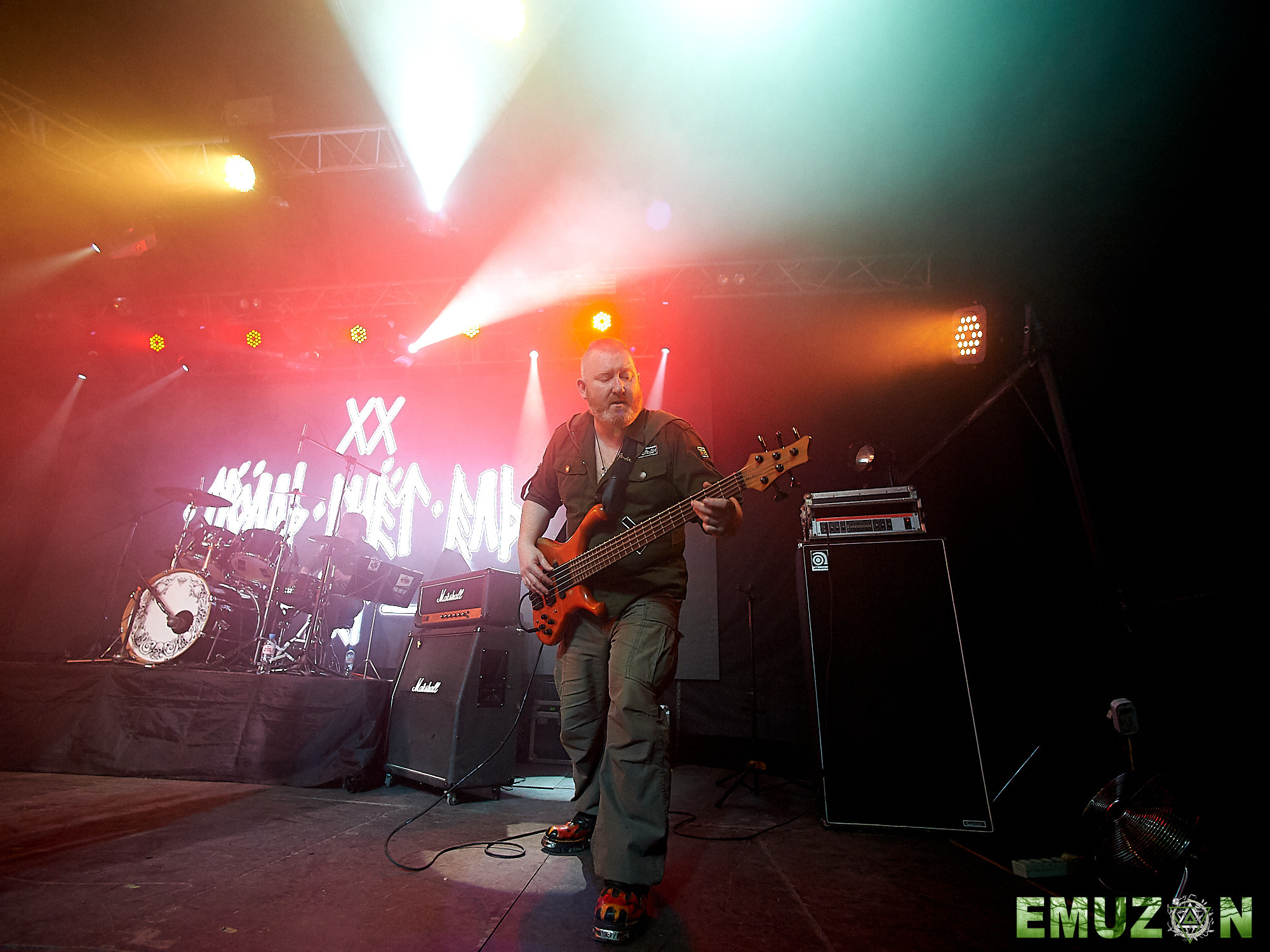 Тролль гнет ель. Фотографии отовсюду и обо всем